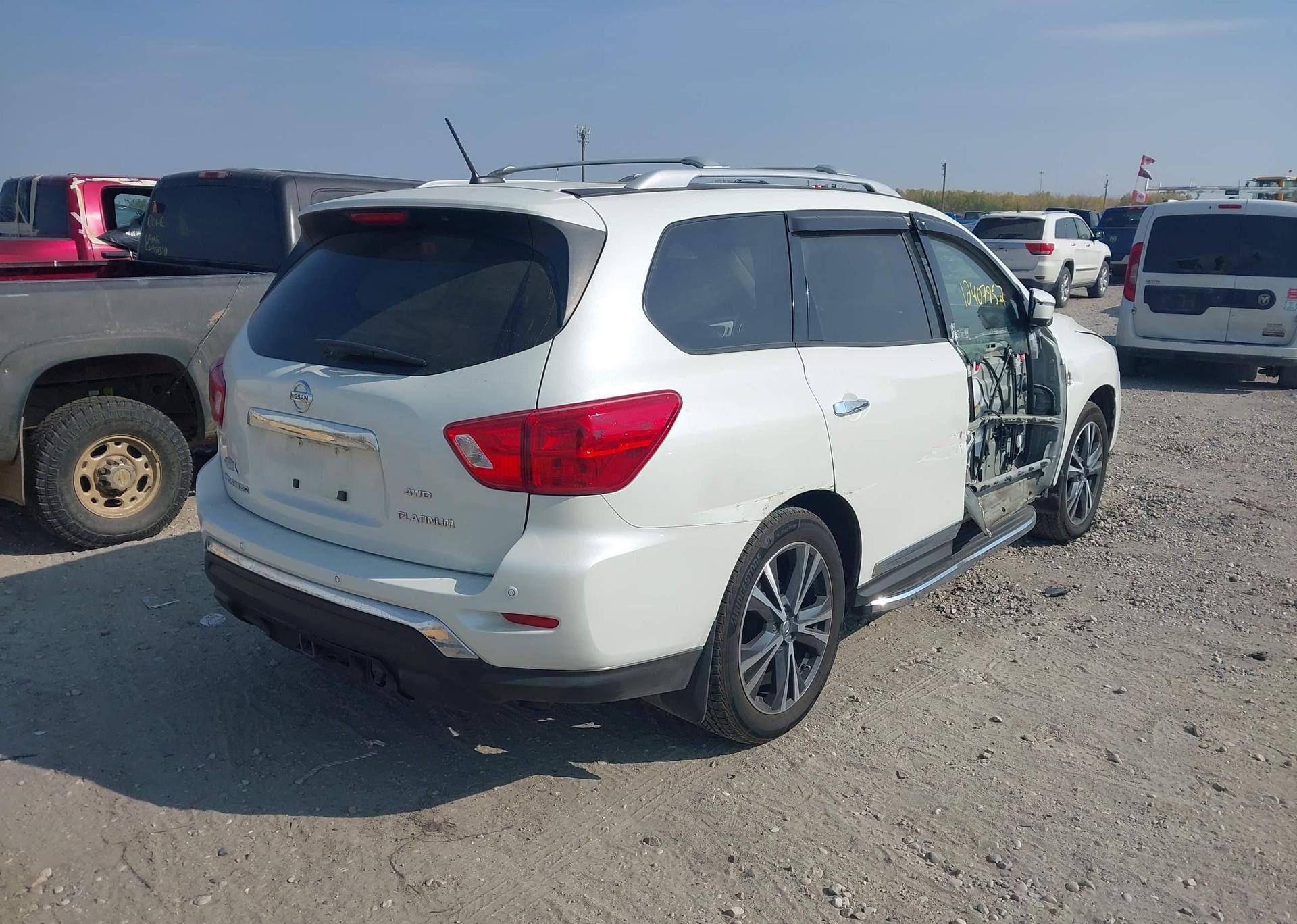 2018 NISSAN PATHFINDER S