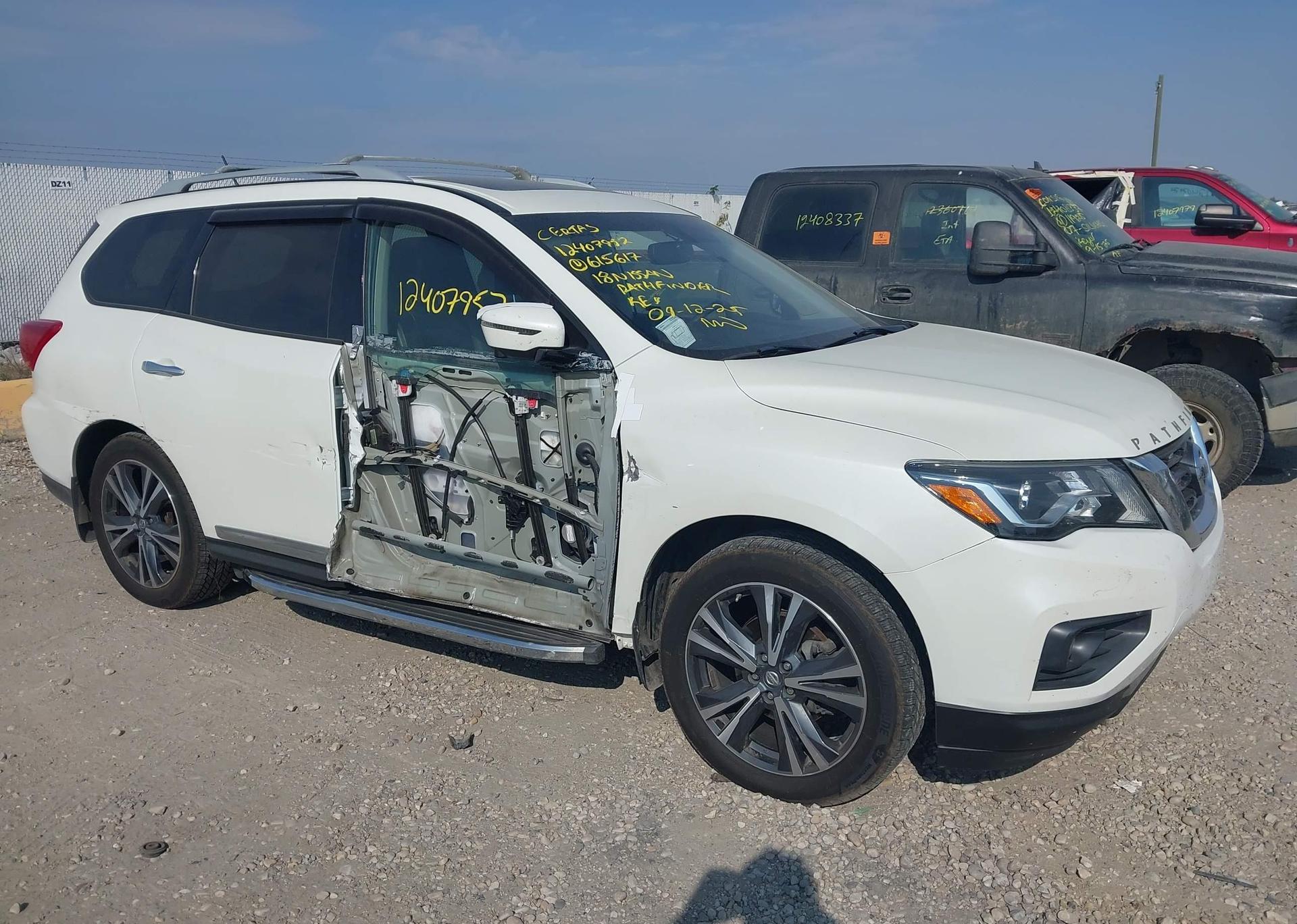 2018 NISSAN PATHFINDER S
