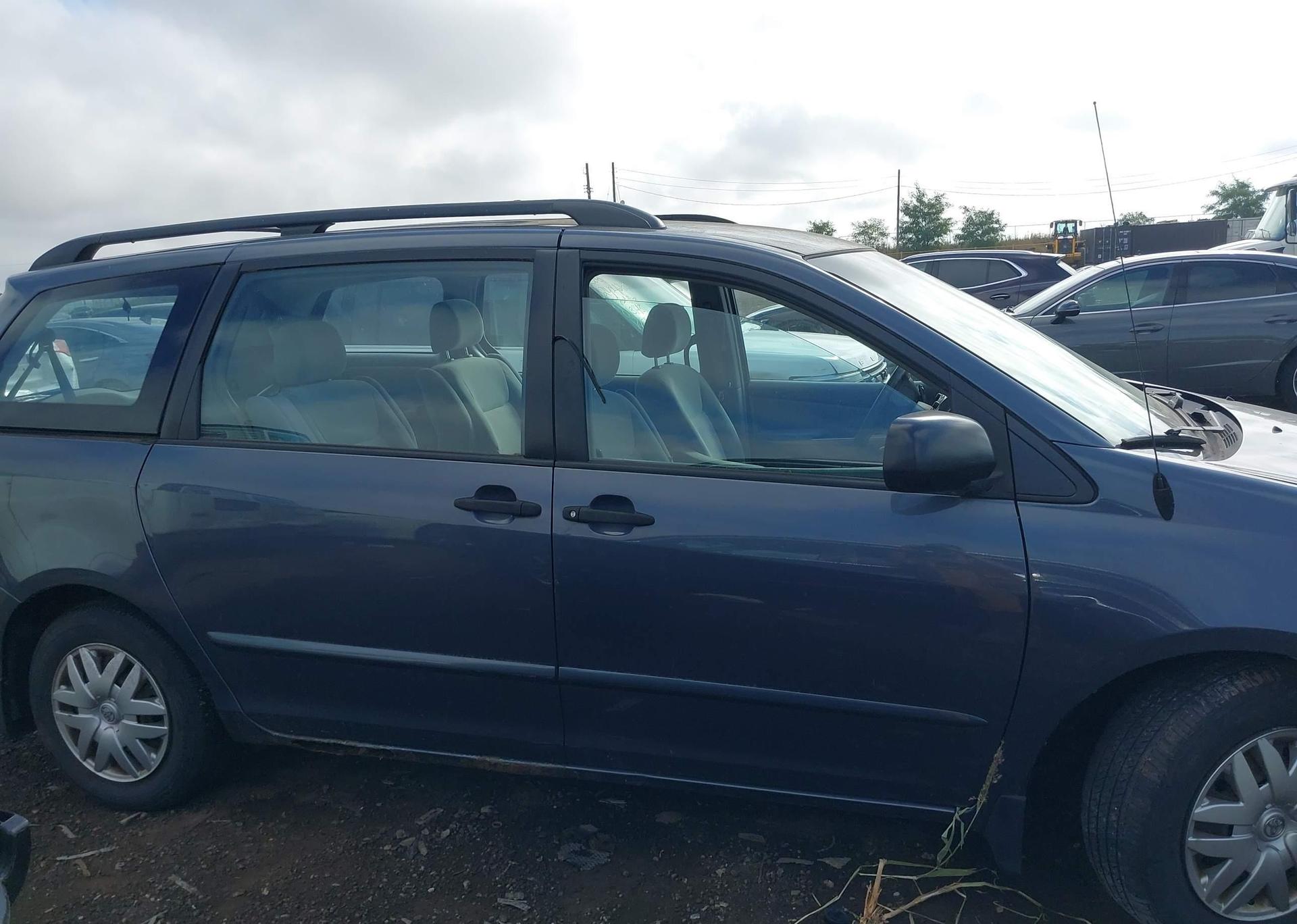 2008 TOYOTA SIENNA CE