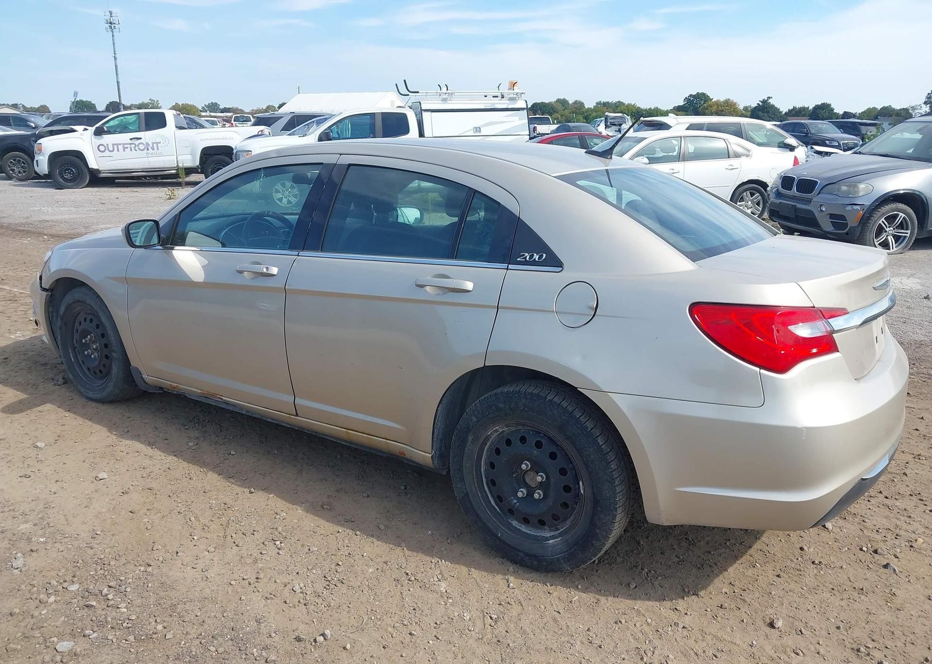 2013 CHRYSLER 200 LX