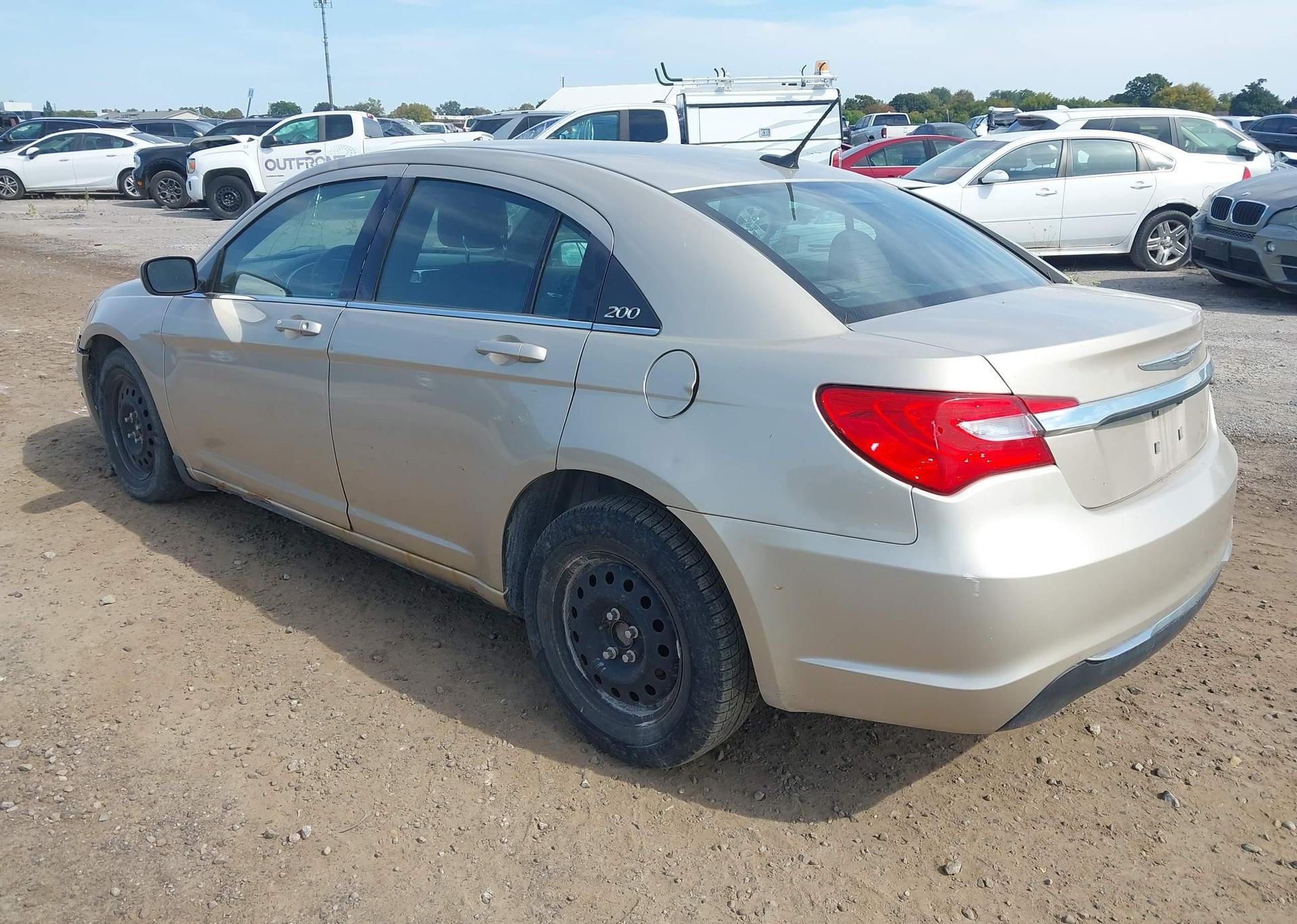 2013 CHRYSLER 200 LX