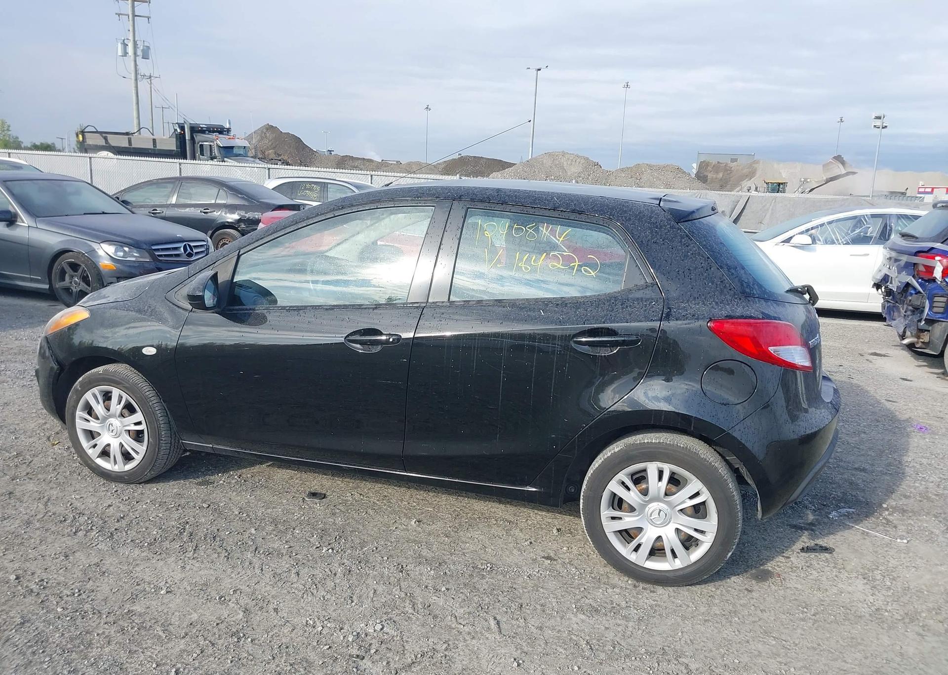 2013 MAZDA MAZDA2