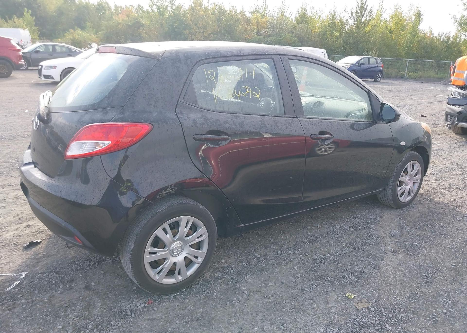 2013 MAZDA MAZDA2