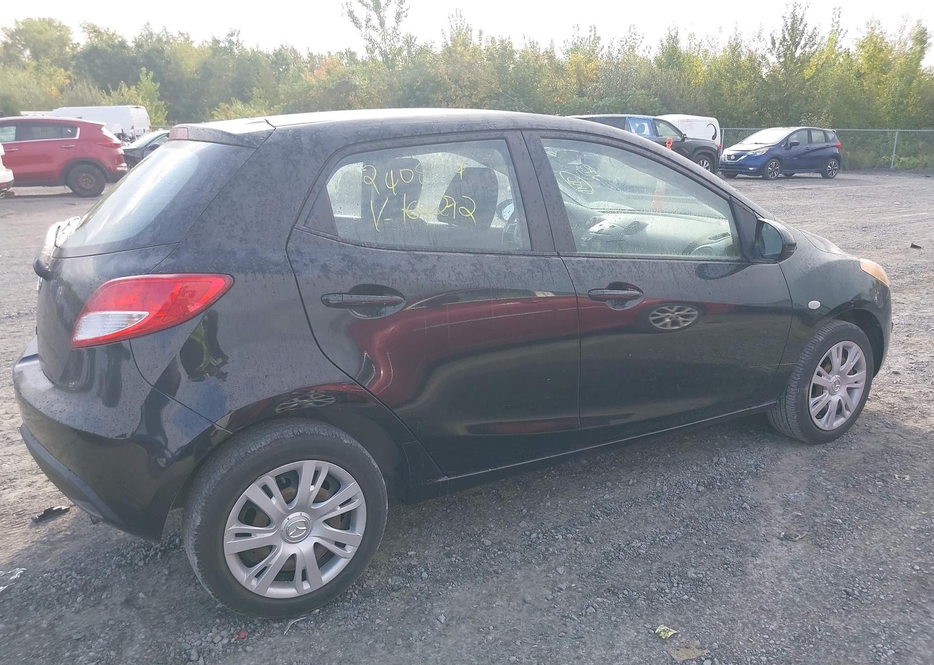 2013 MAZDA MAZDA2