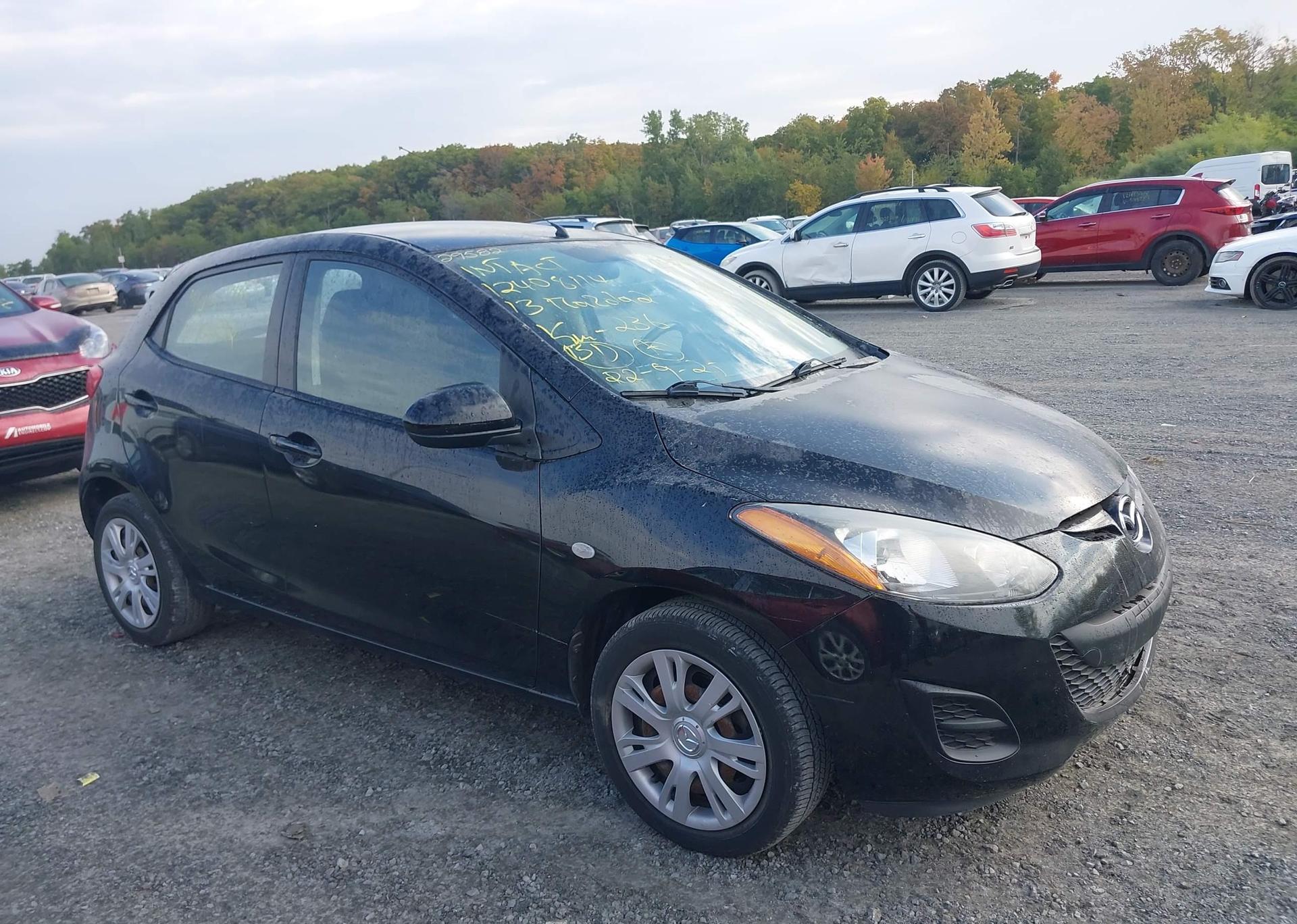 2013 MAZDA MAZDA2