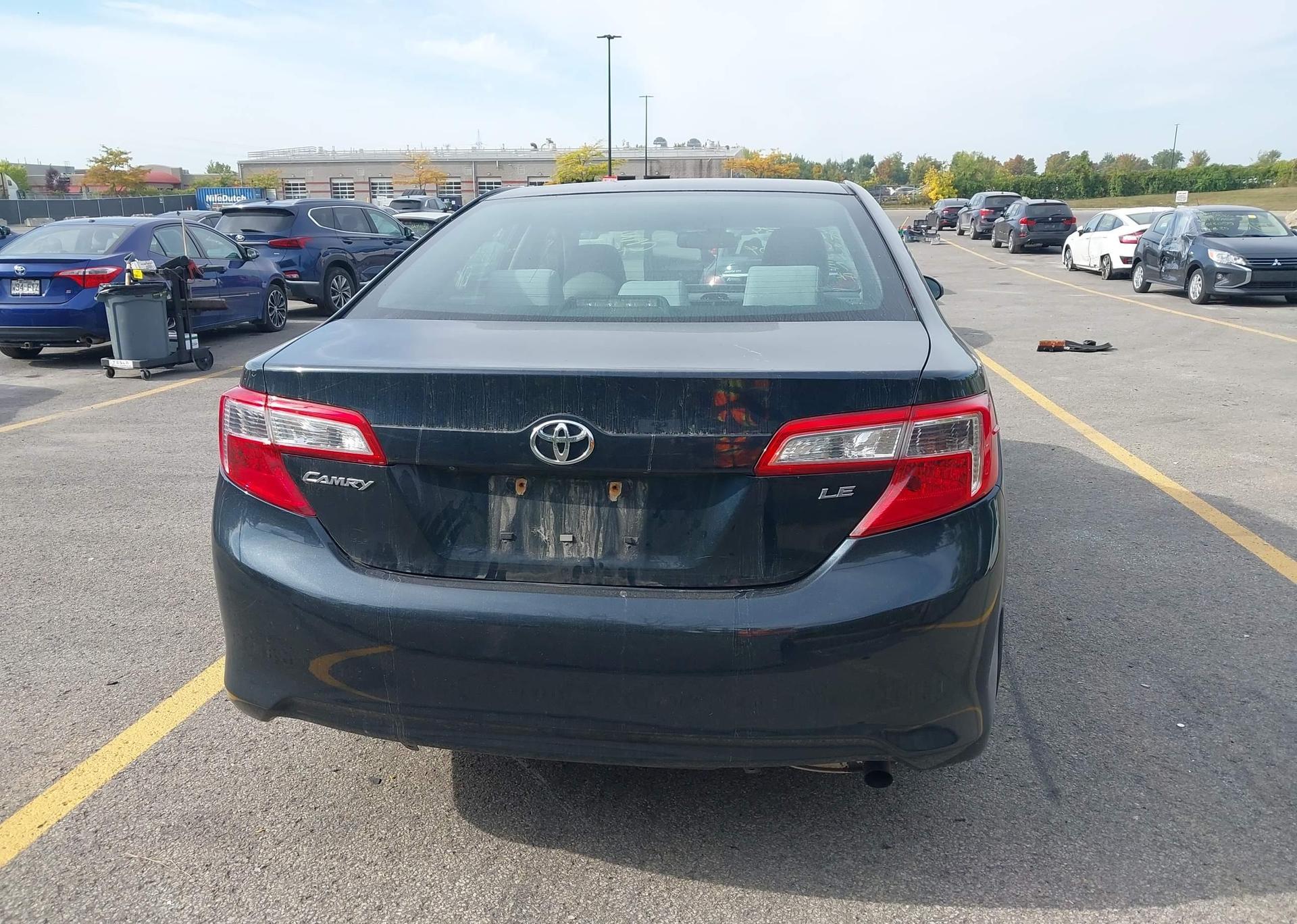 2014 TOYOTA CAMRY LE