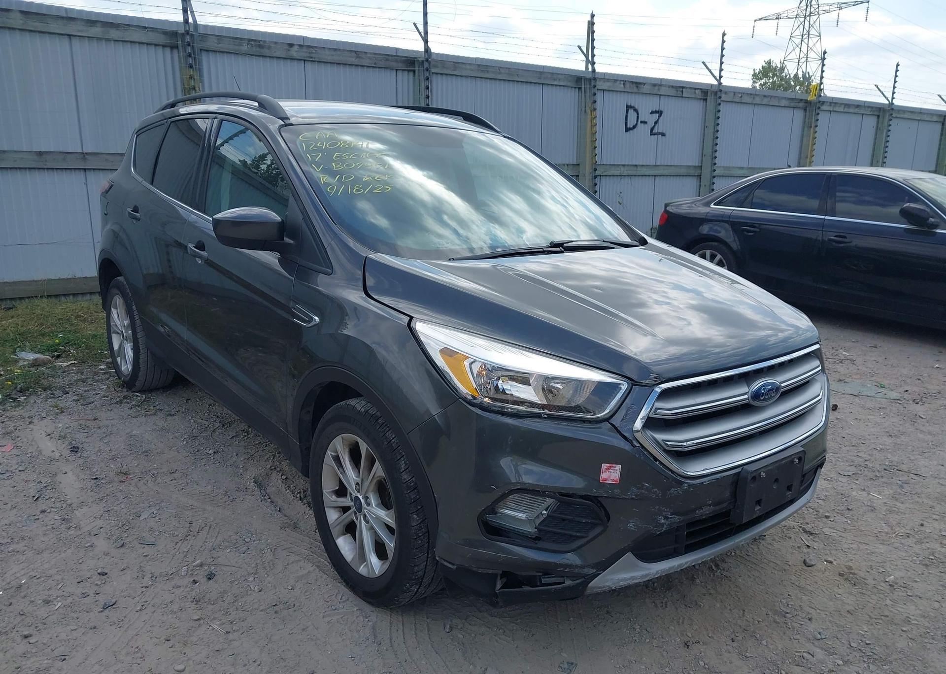 2017 FORD ESCAPE SE