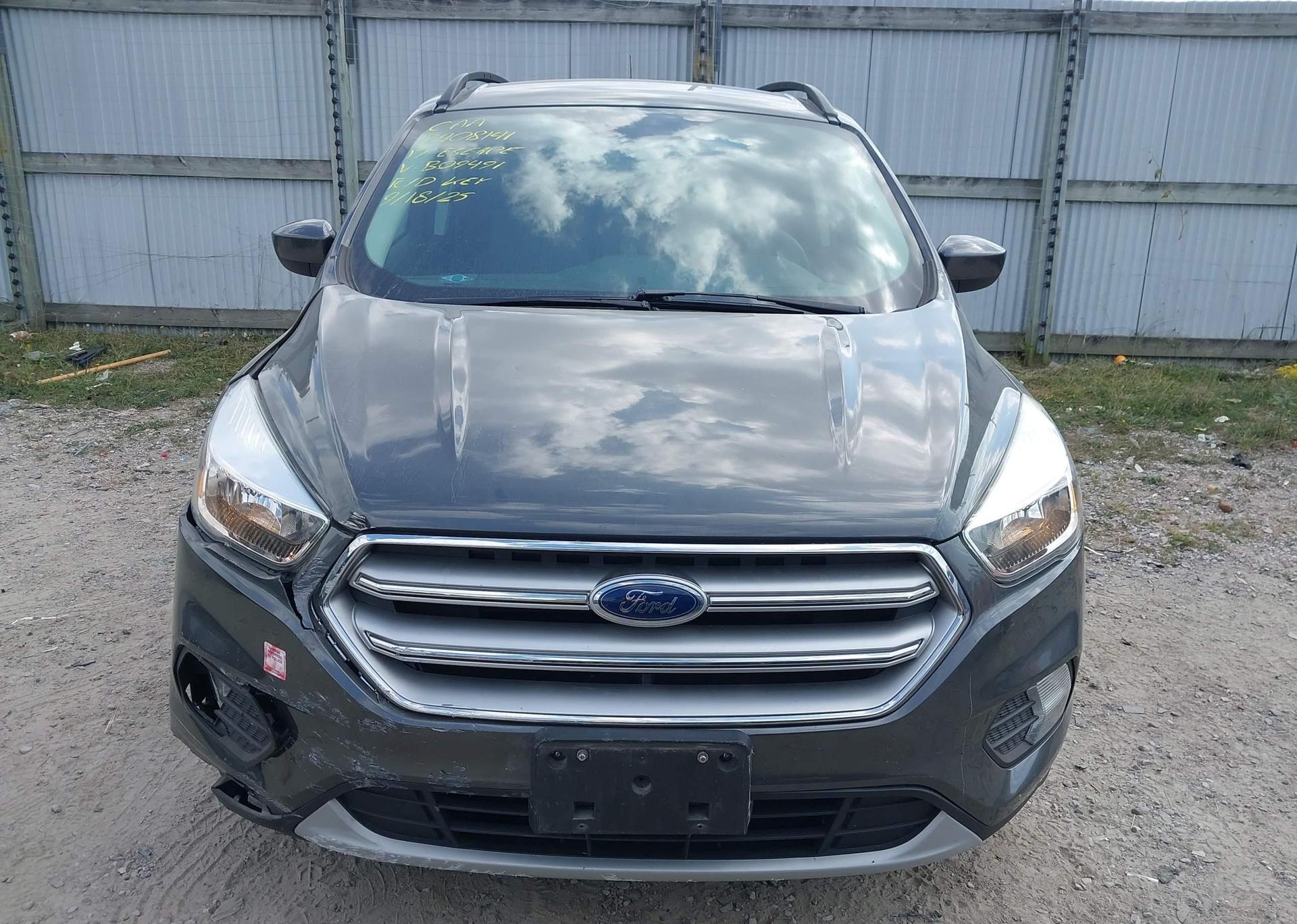 2017 FORD ESCAPE SE