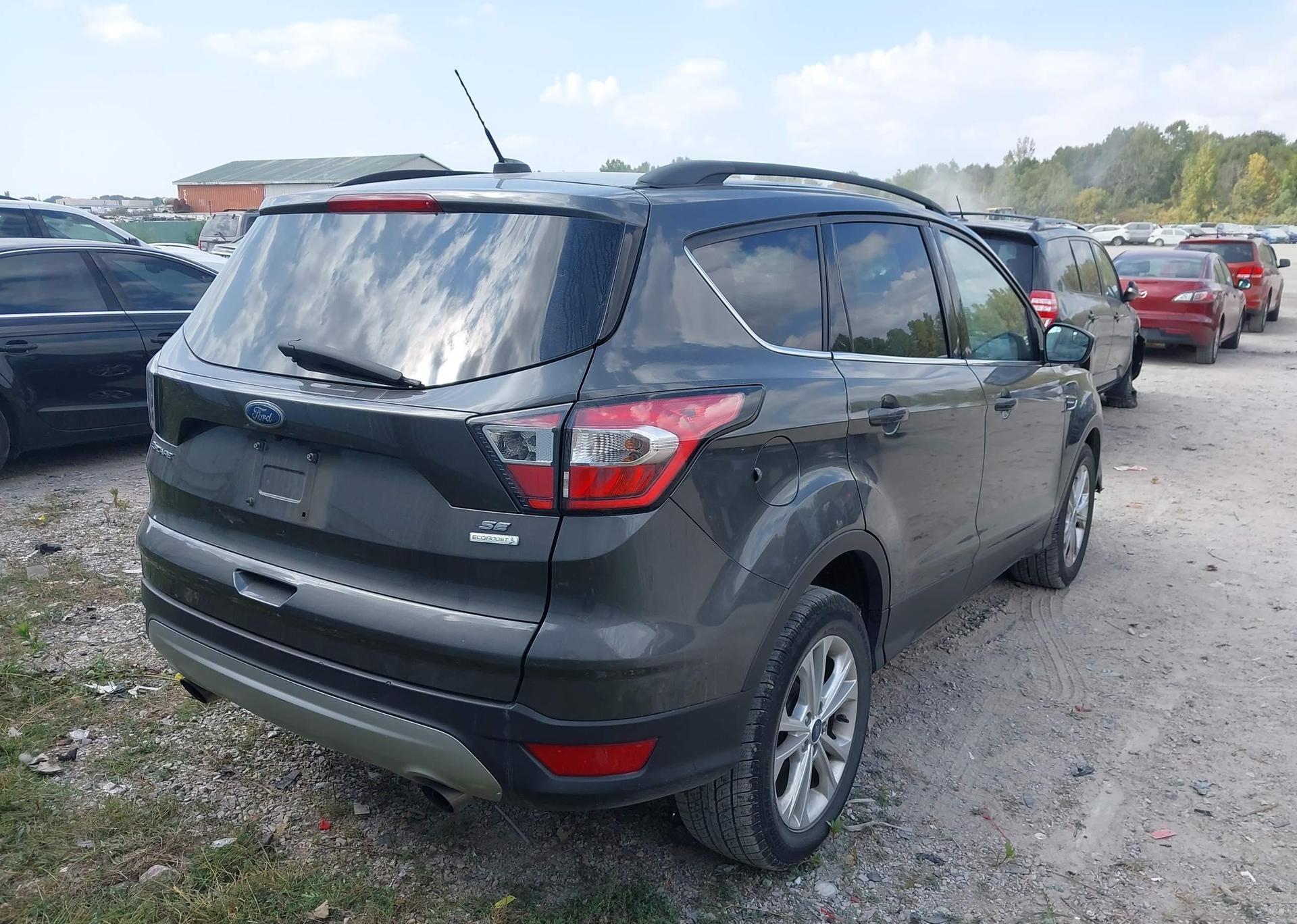 2017 FORD ESCAPE SE