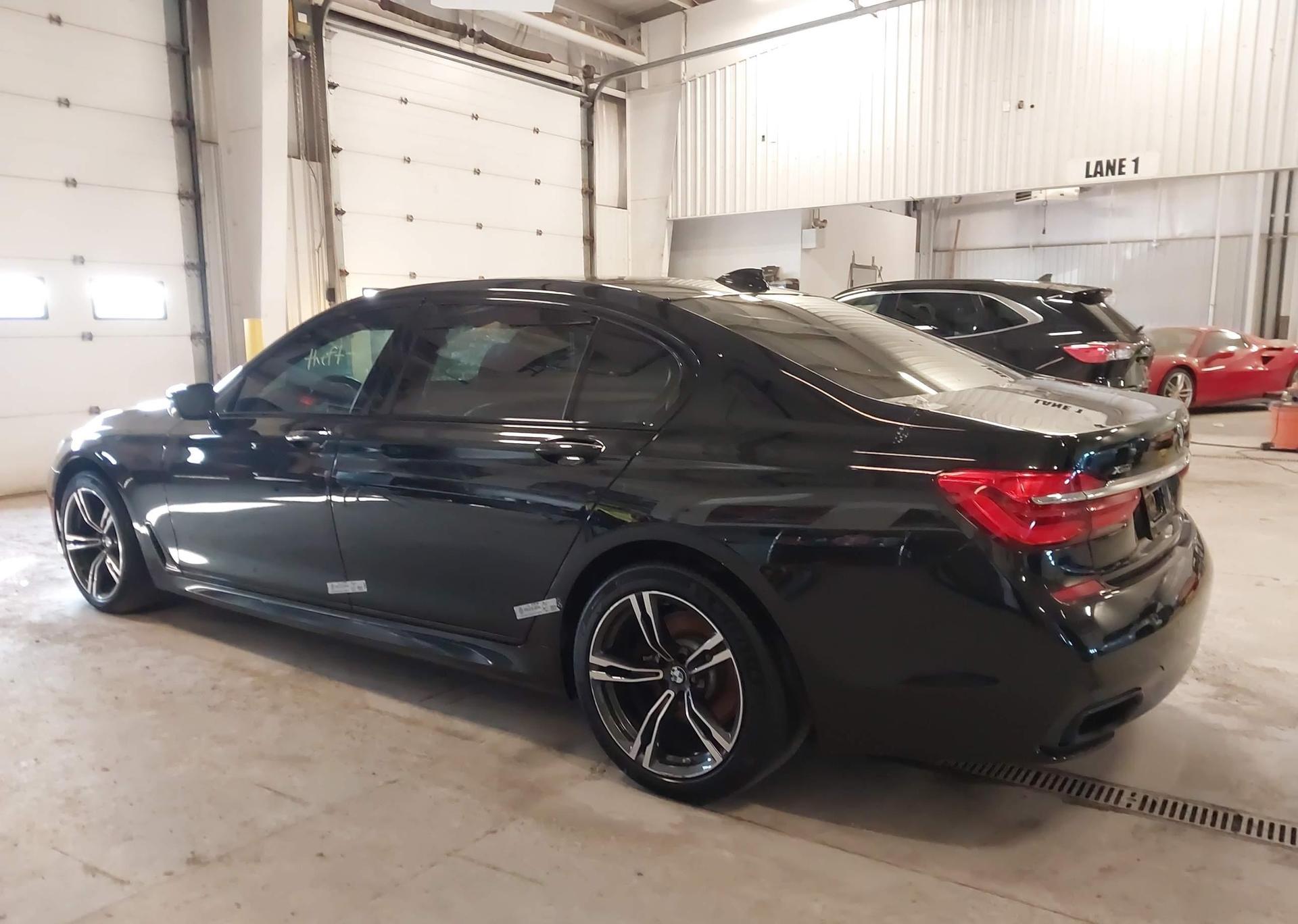 2018 BMW 750 XI