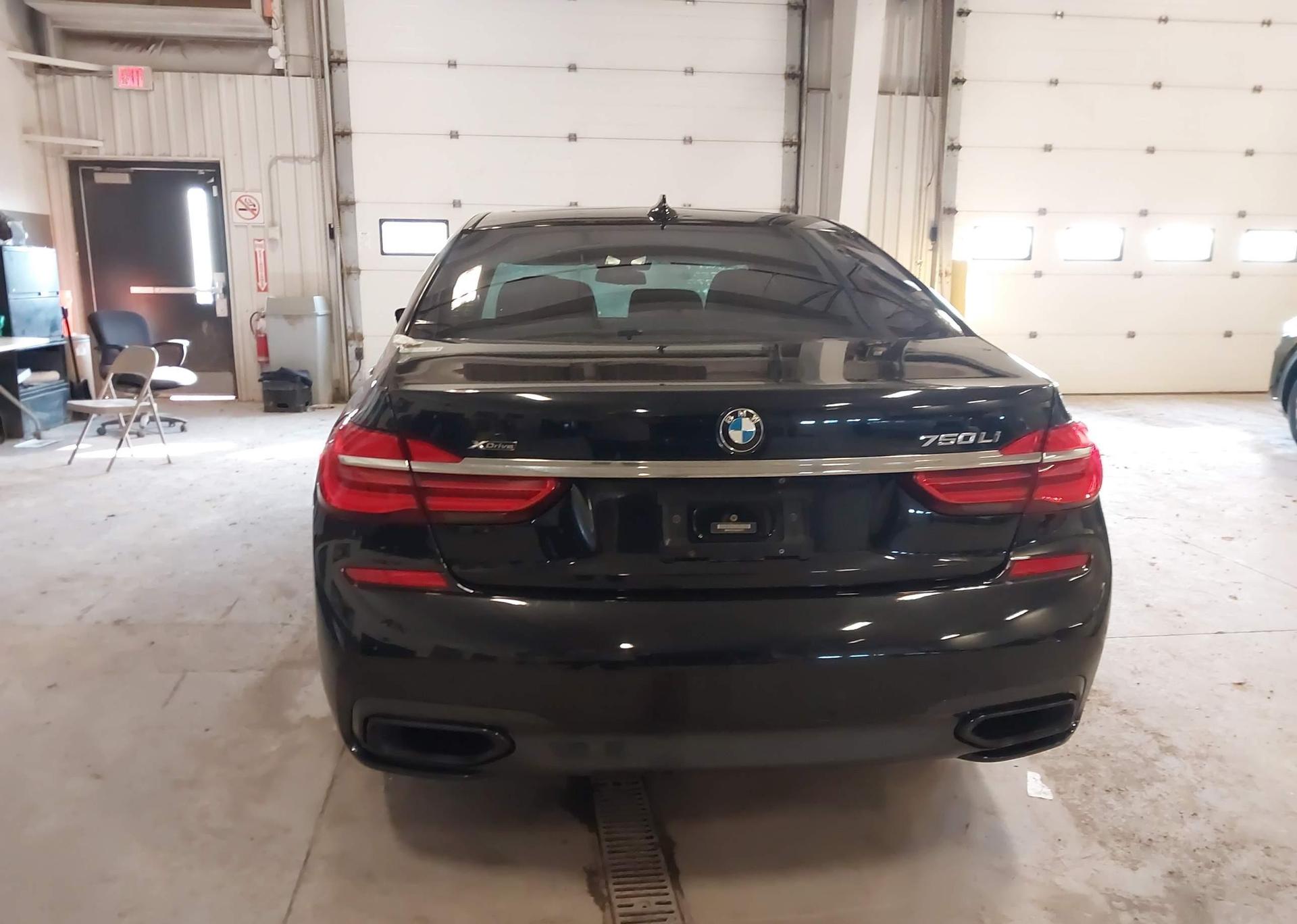 2018 BMW 750 XI