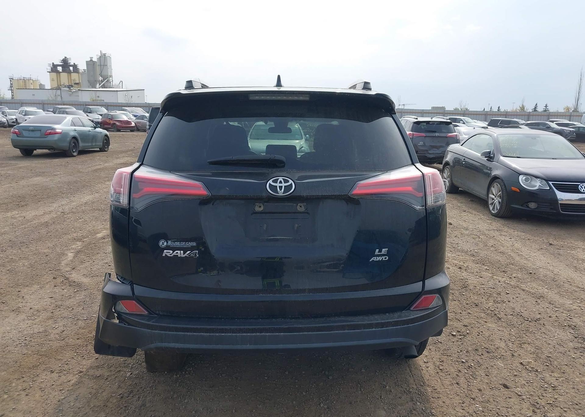 2018 TOYOTA RAV4 LE