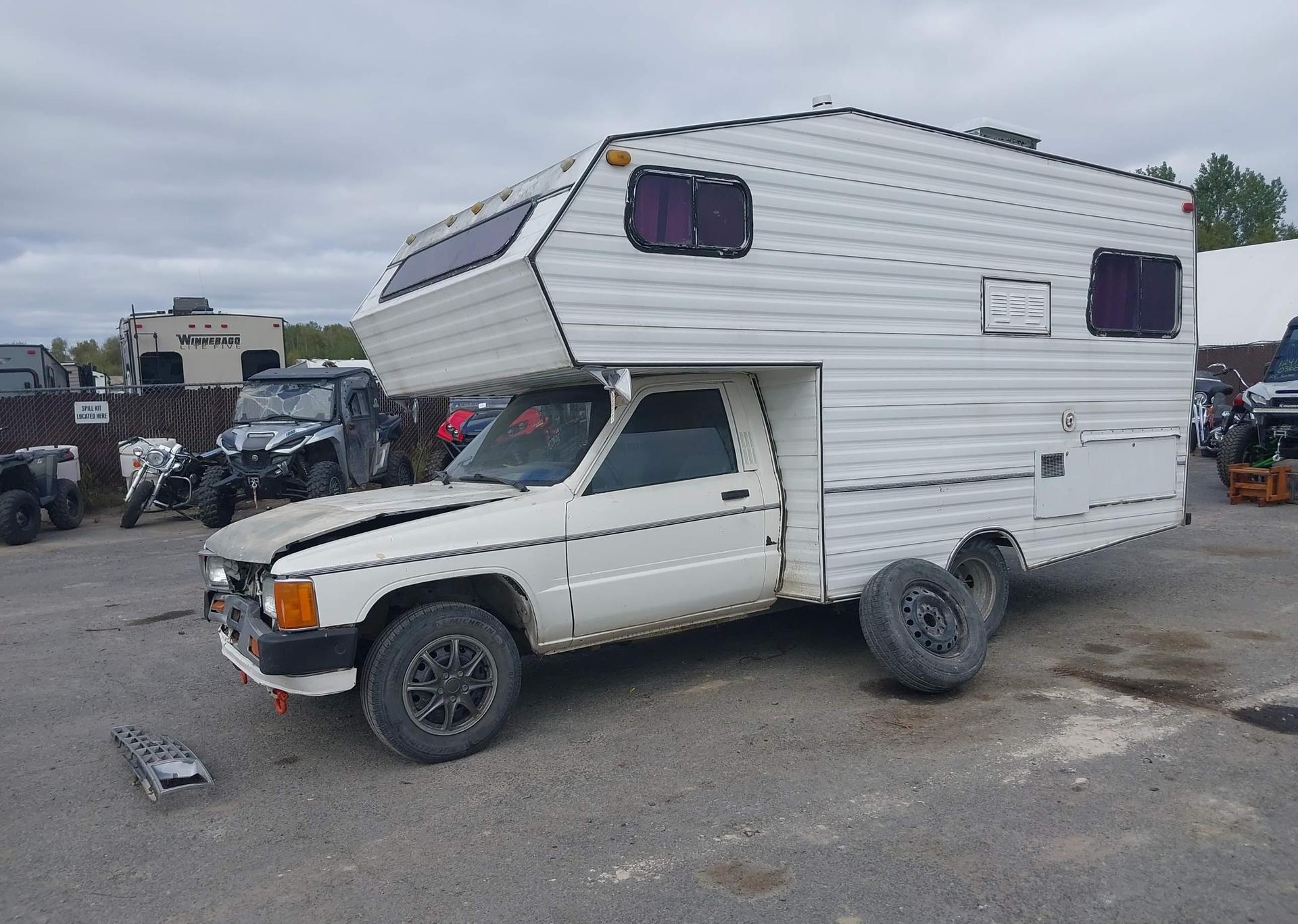 1984 TOYOTA PICKUP 1