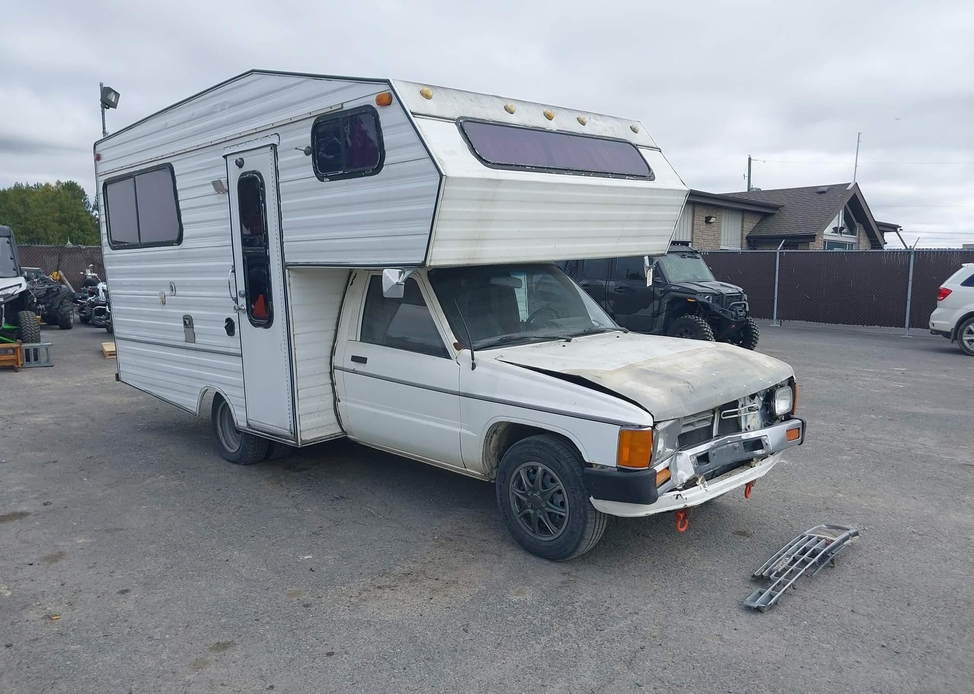 1984 TOYOTA PICKUP 1