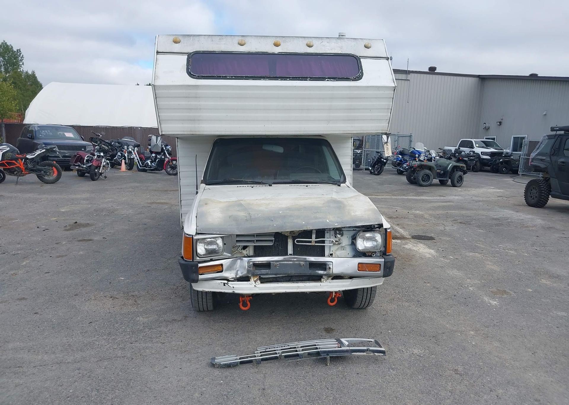 1984 TOYOTA PICKUP 1