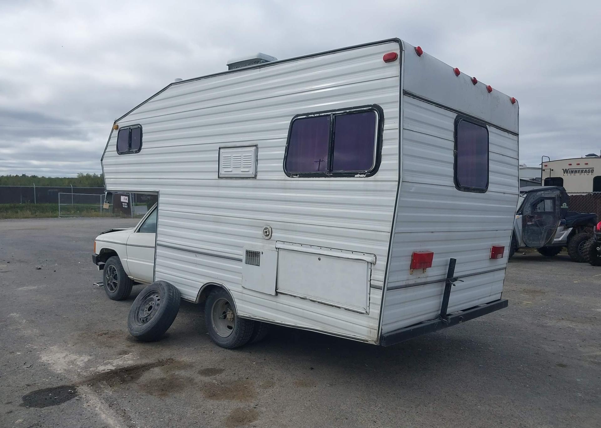 1984 TOYOTA PICKUP 1