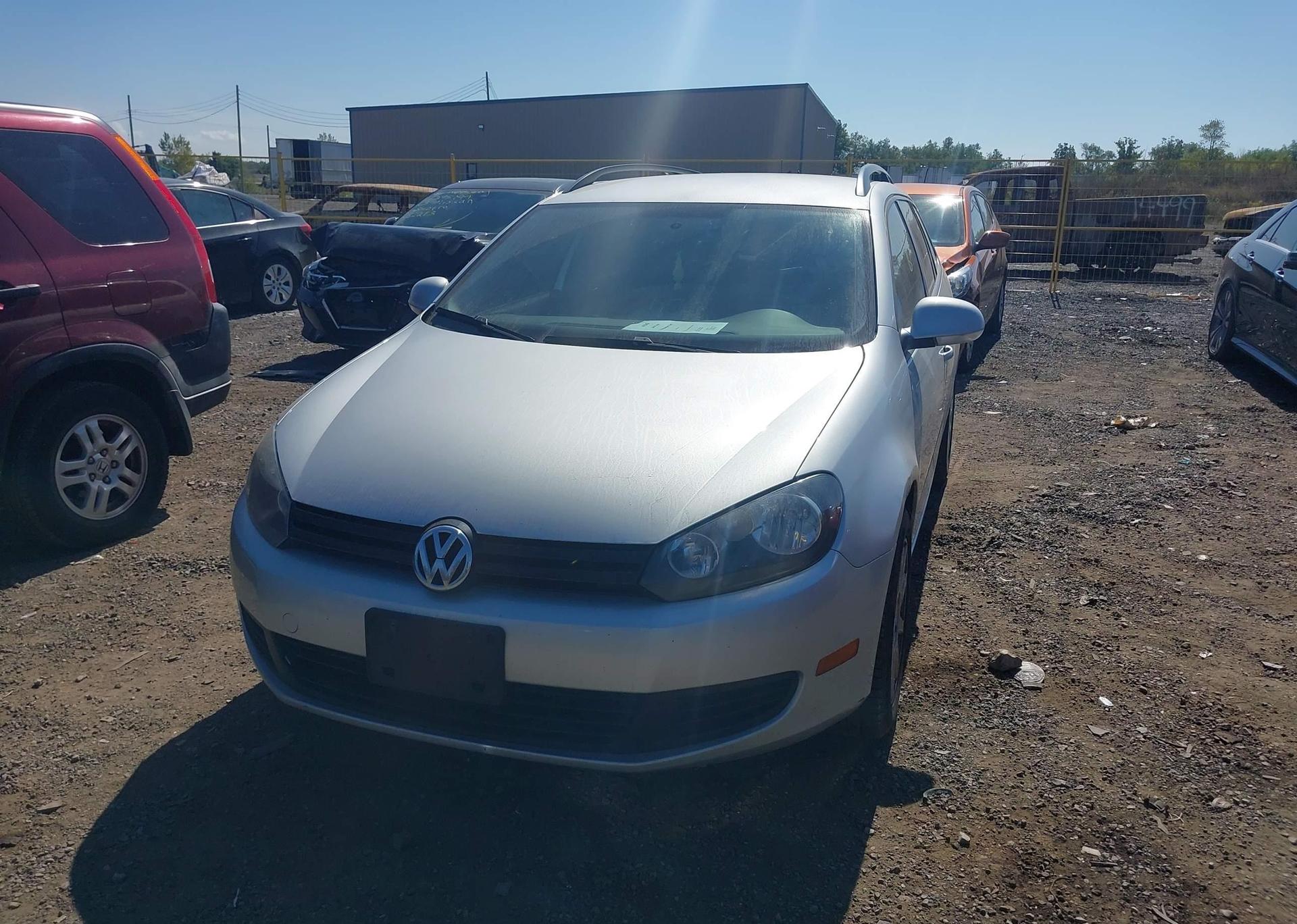 2011 VOLKSWAGEN GOLF 2.5L COMFORTLINE