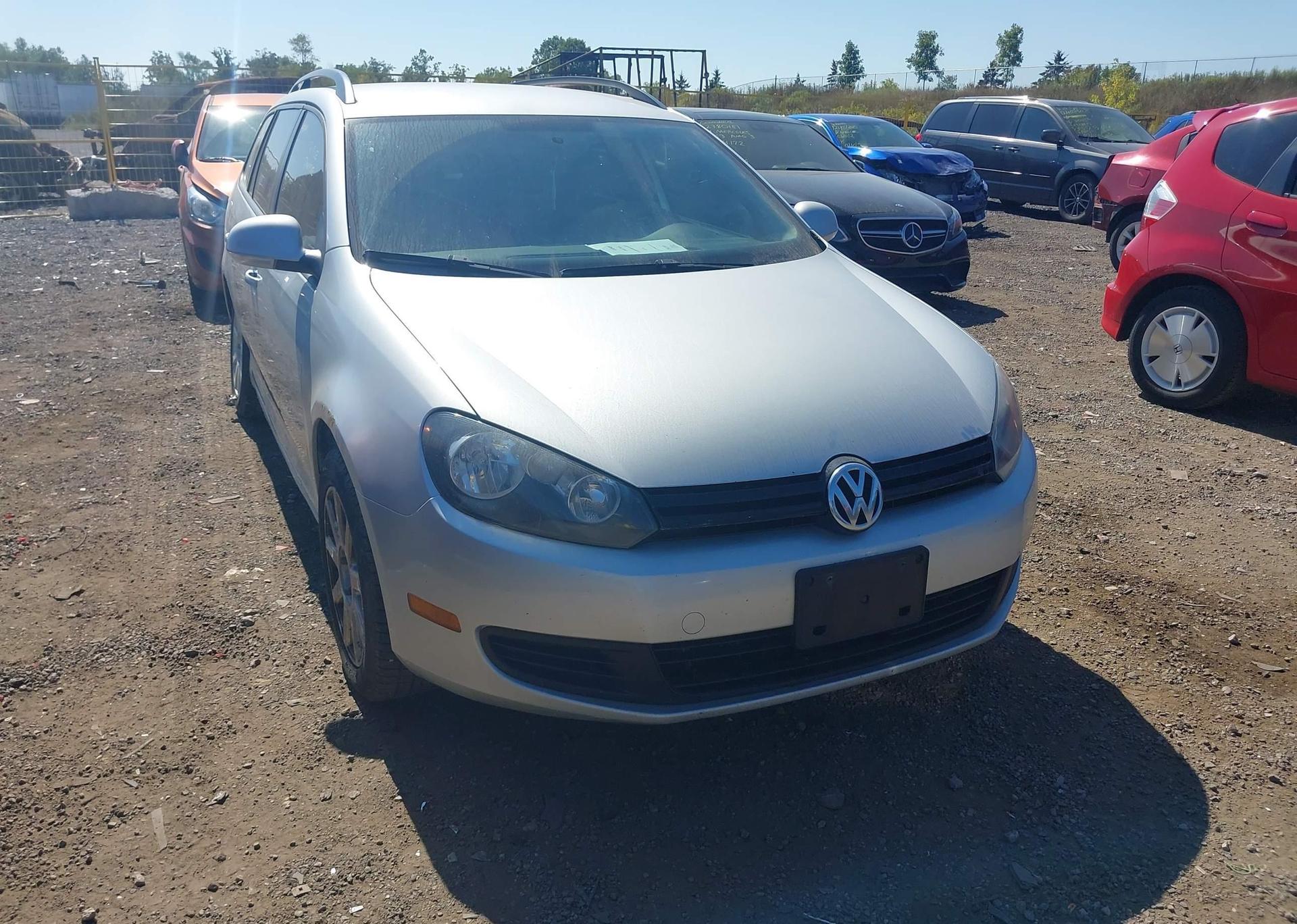 2011 VOLKSWAGEN GOLF 2.5L COMFORTLINE