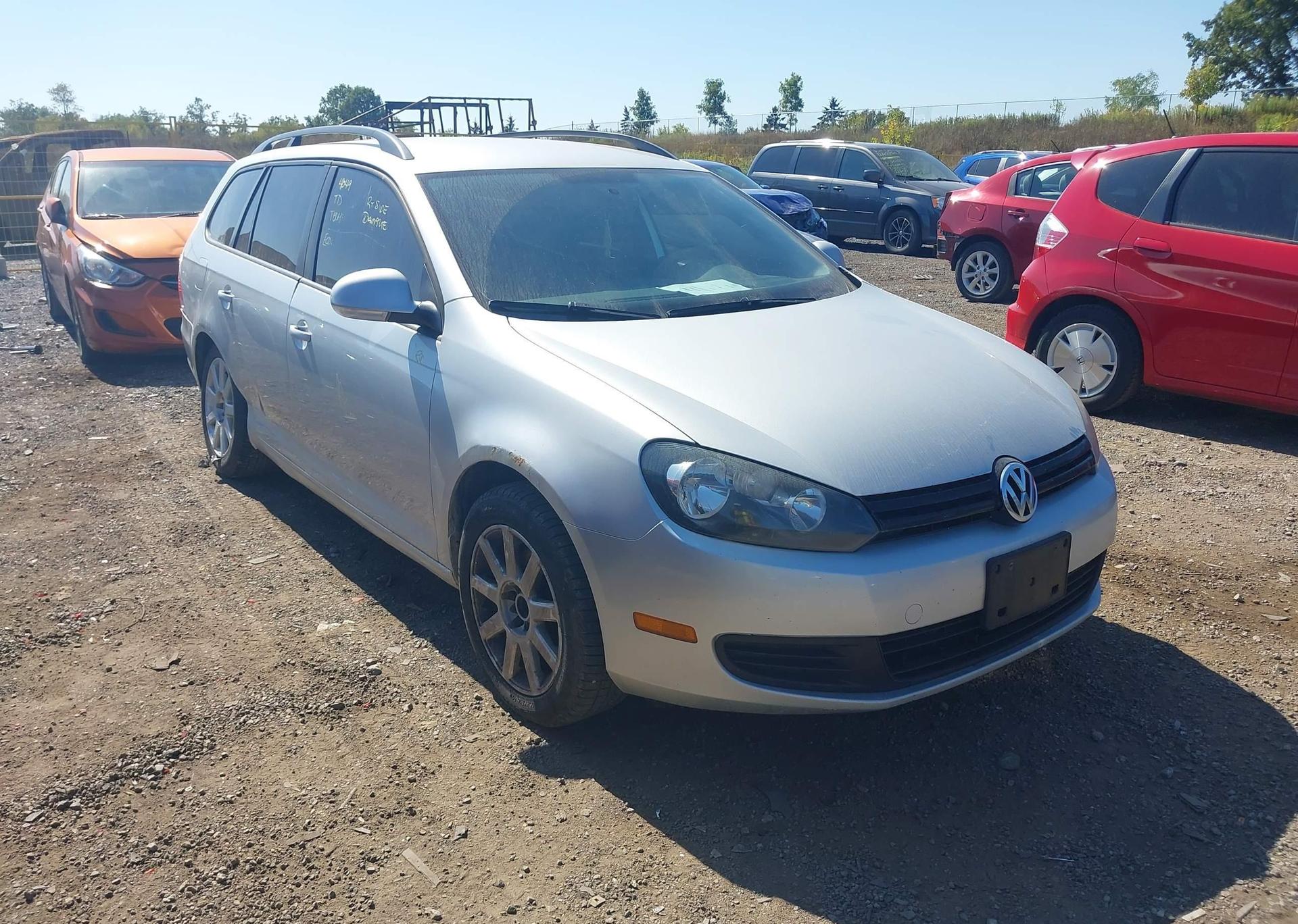 2011 VOLKSWAGEN GOLF 2.5L COMFORTLINE