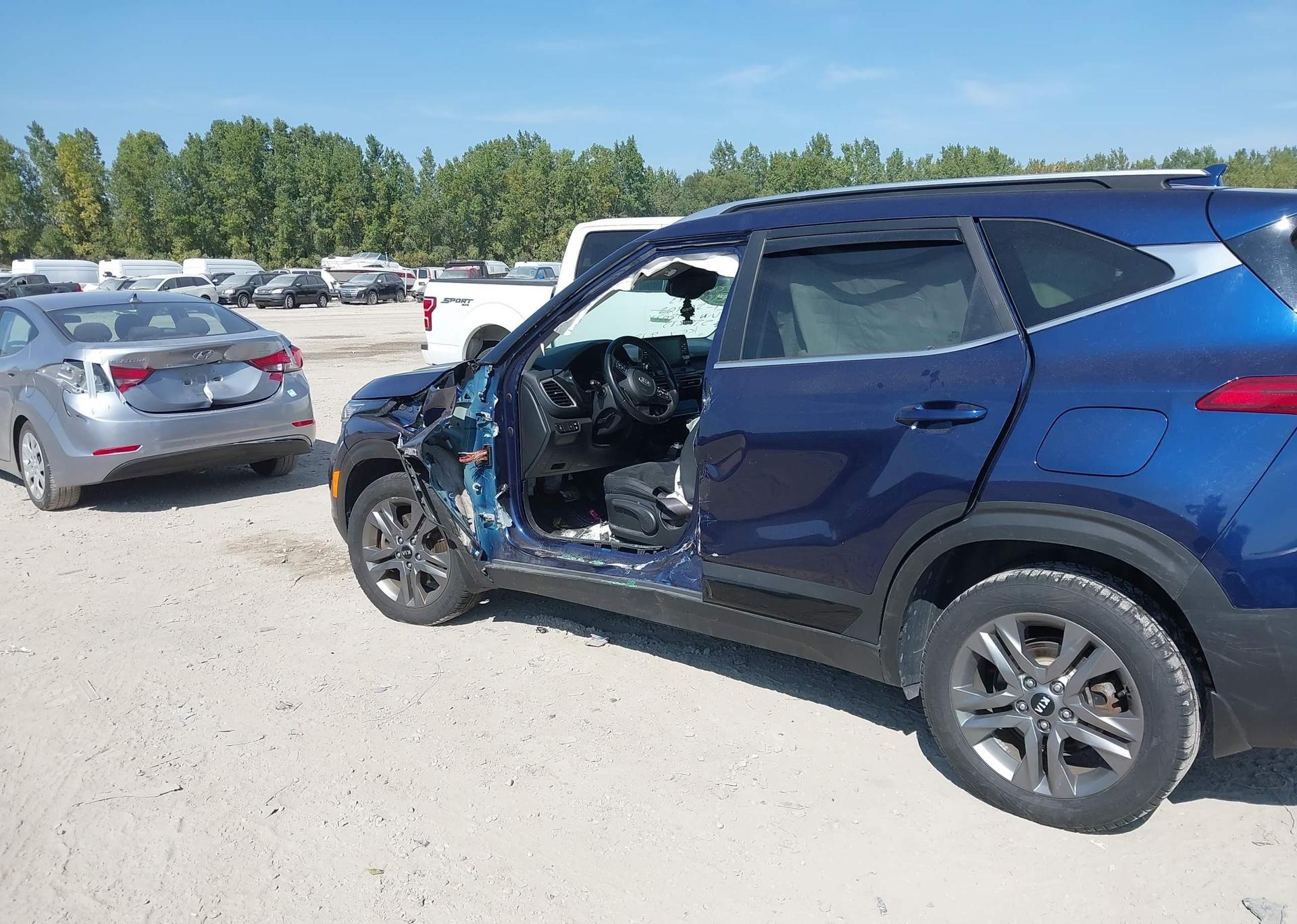 2021 KIA SELTOS EX