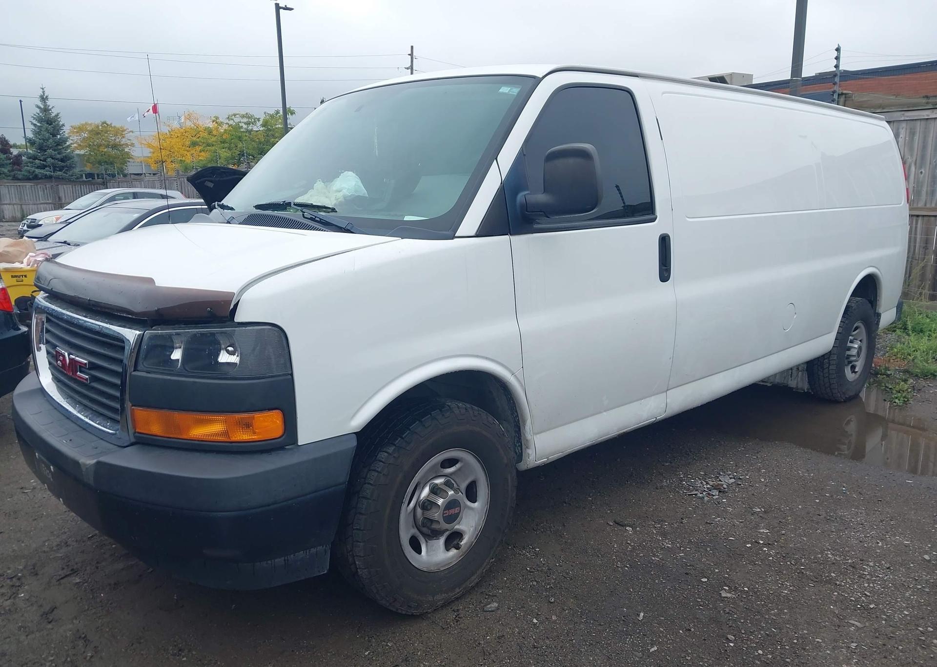 2014 GMC SAVANA 3500 1WT