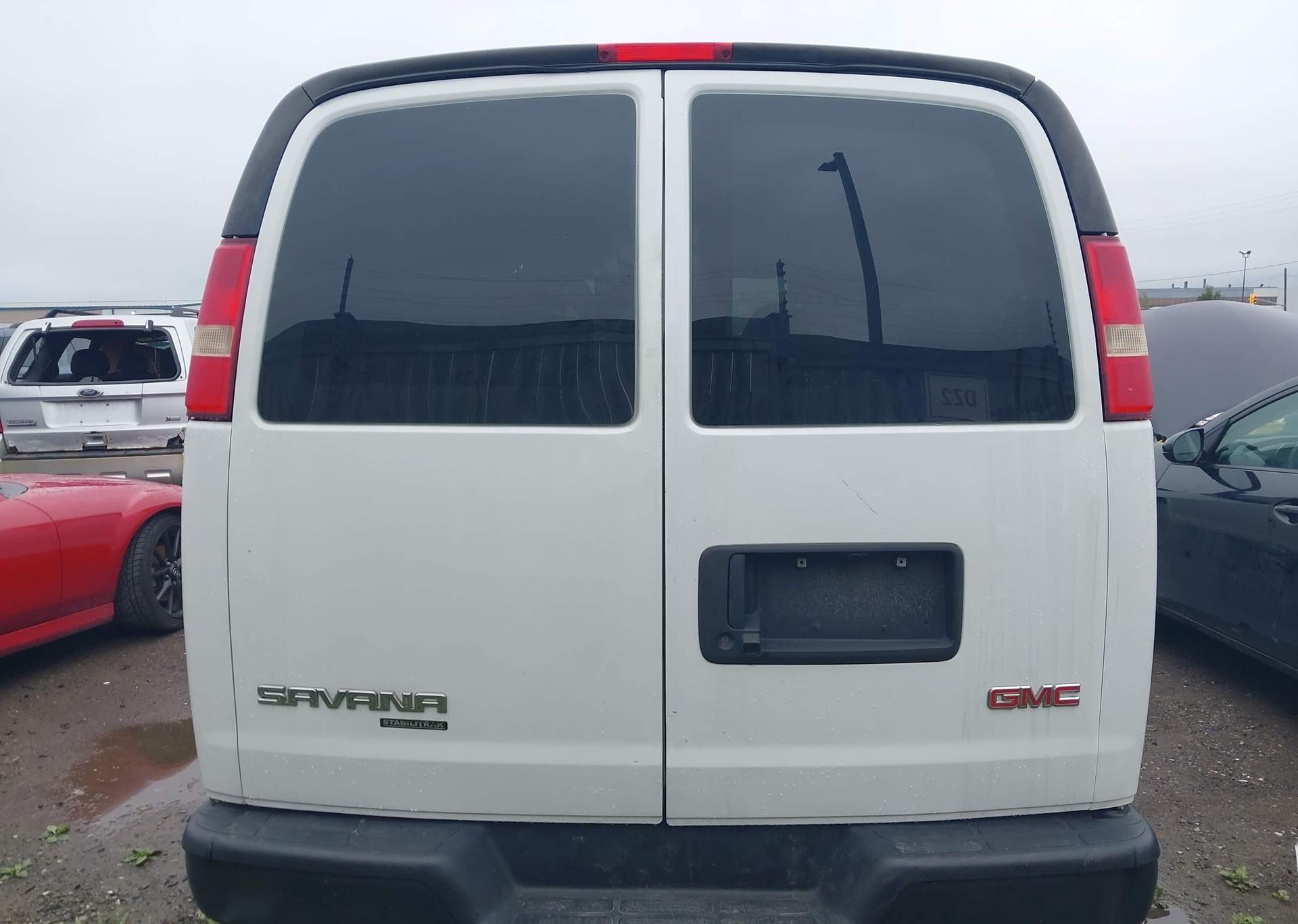 2014 GMC SAVANA 3500 1WT
