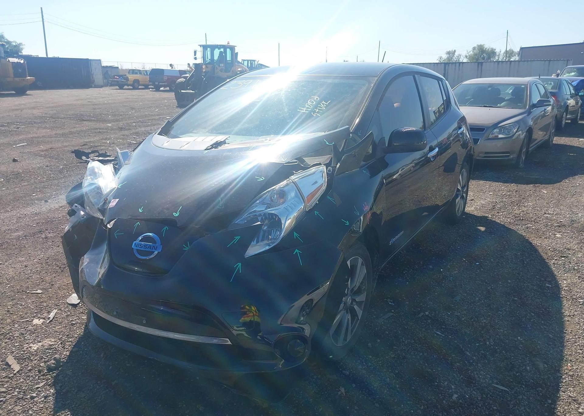 2016 NISSAN LEAF