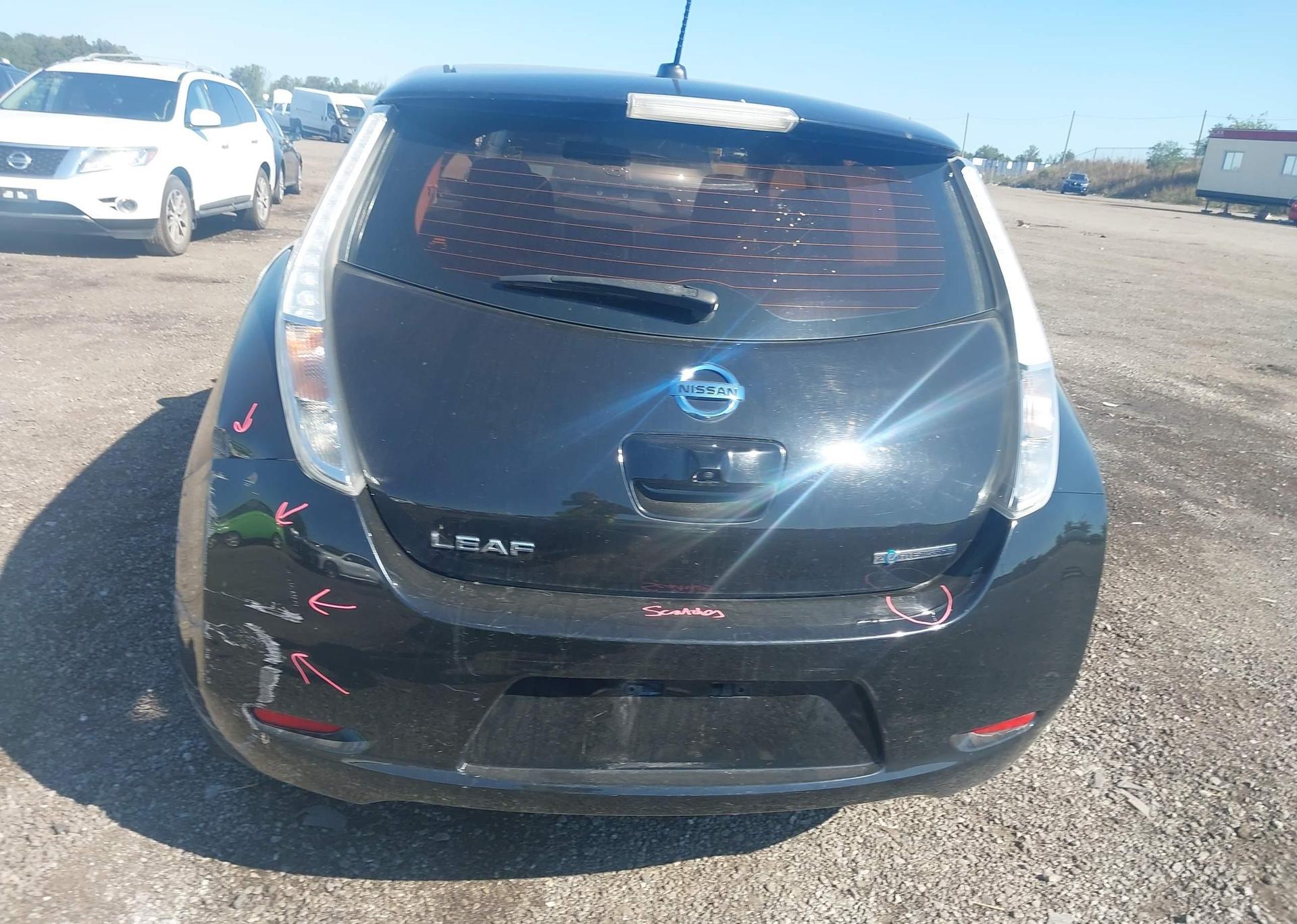 2016 NISSAN LEAF
