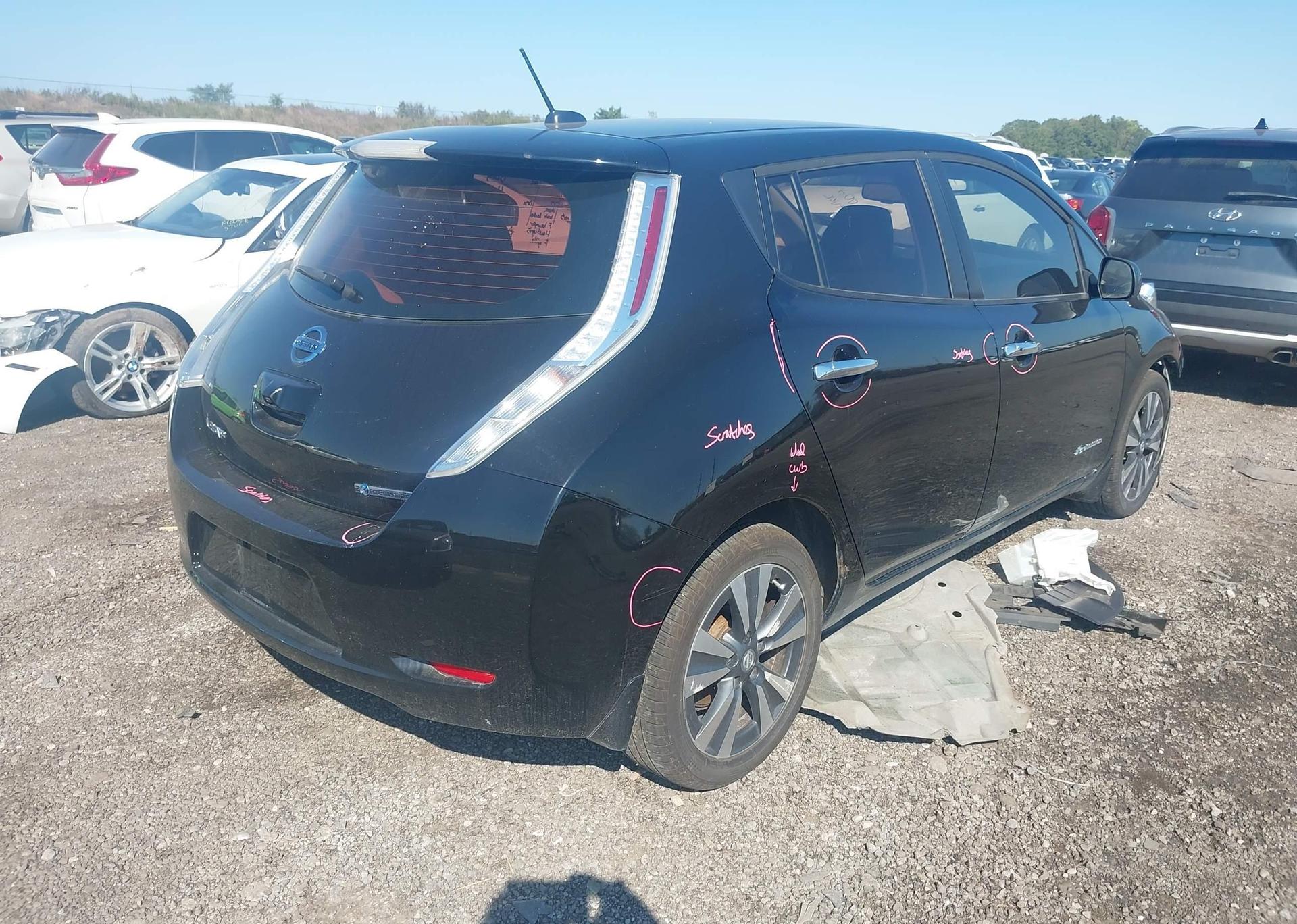 2016 NISSAN LEAF