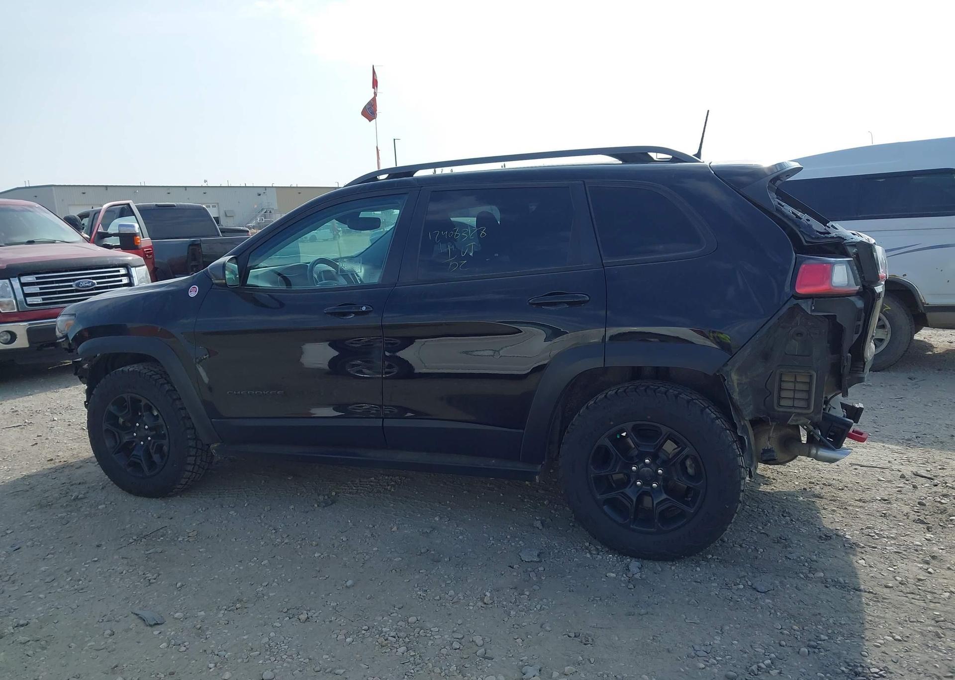 2019 JEEP CHEROKEE TRAILHAWK