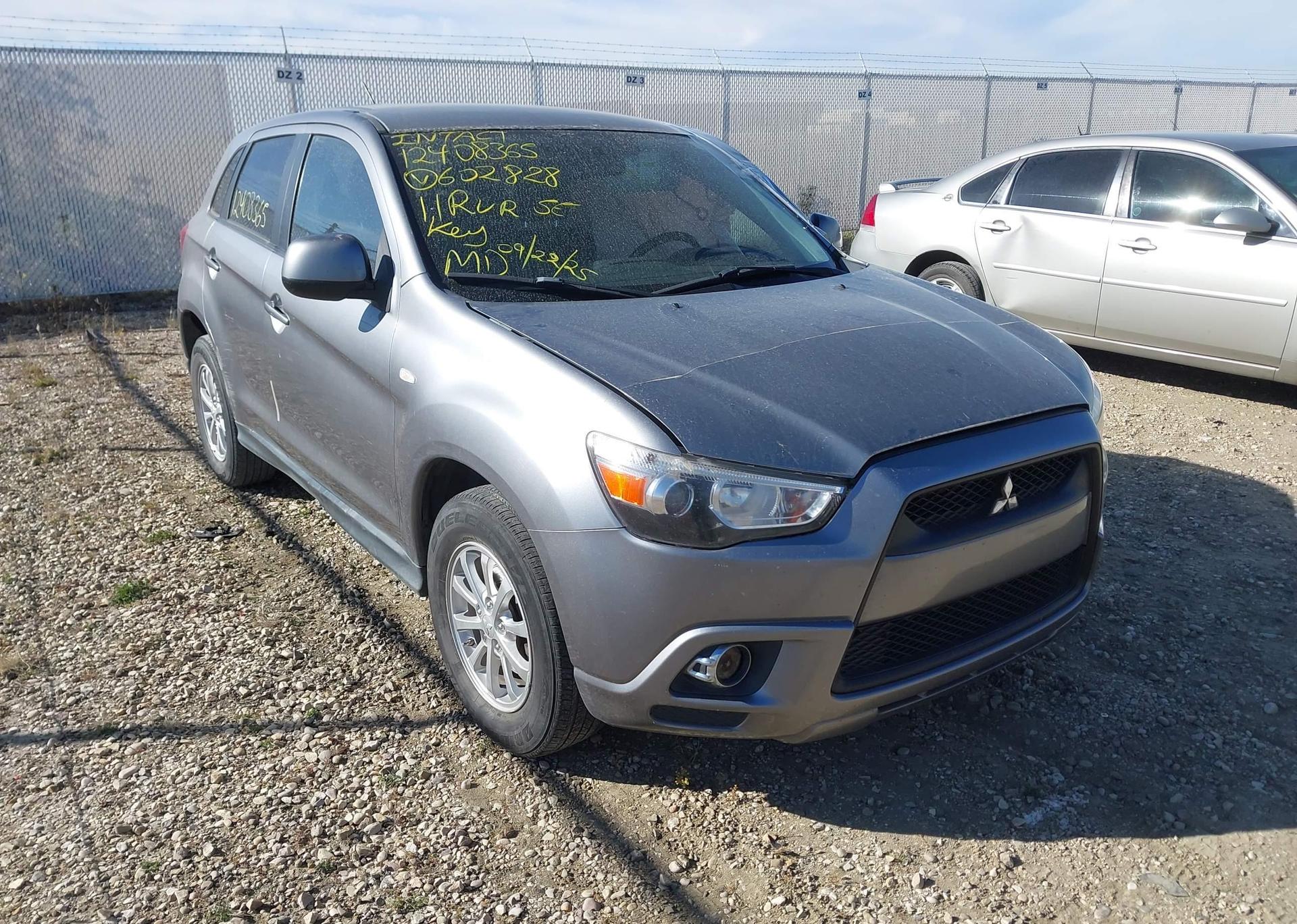 2011 MITSUBISHI RVR SE