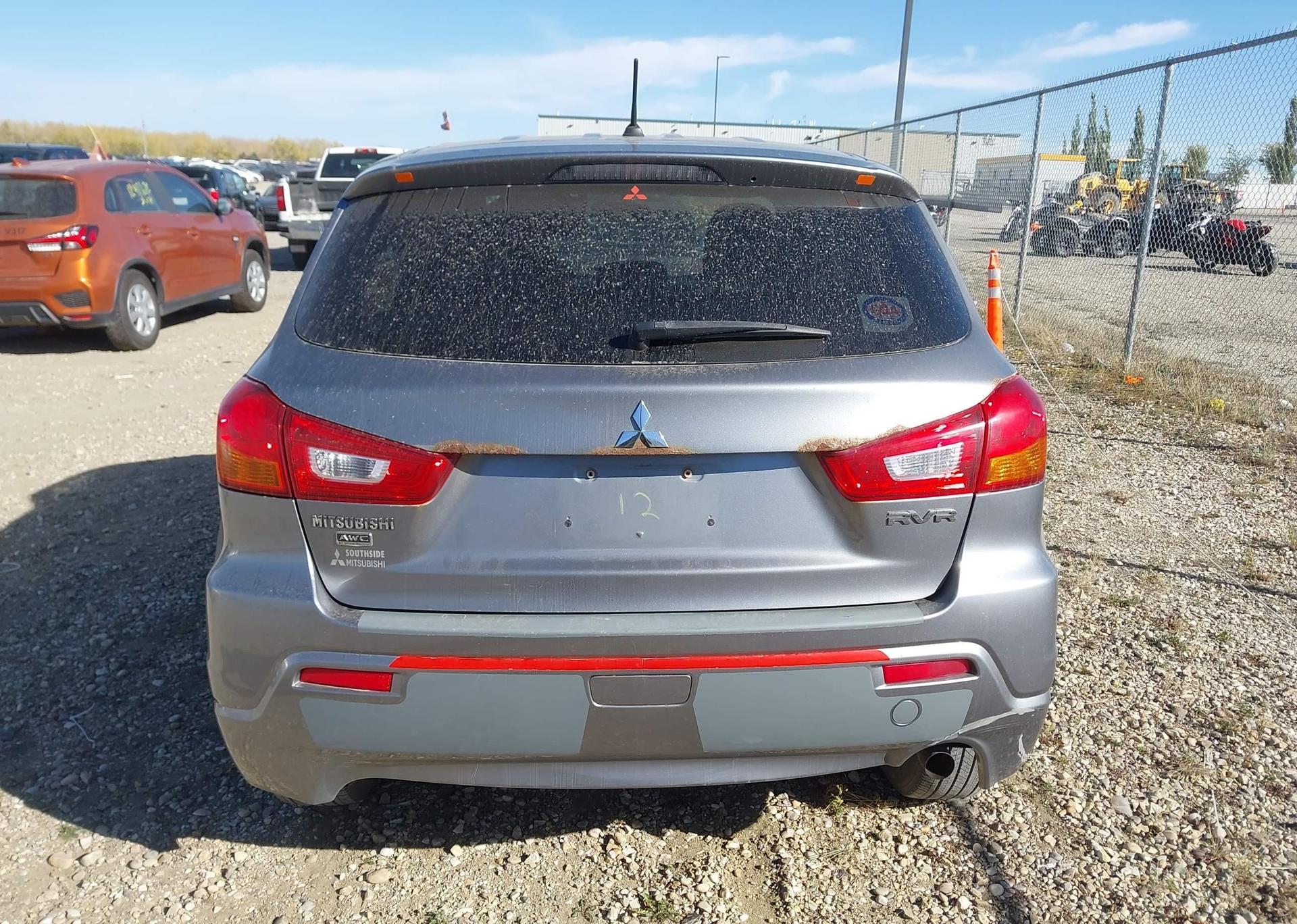 2011 MITSUBISHI RVR SE