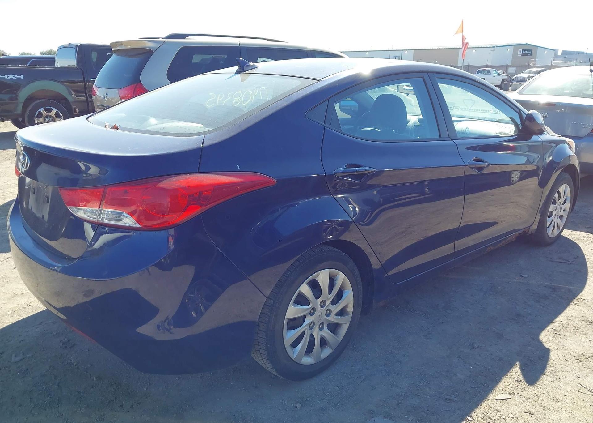 2013 HYUNDAI ELANTRA GLS