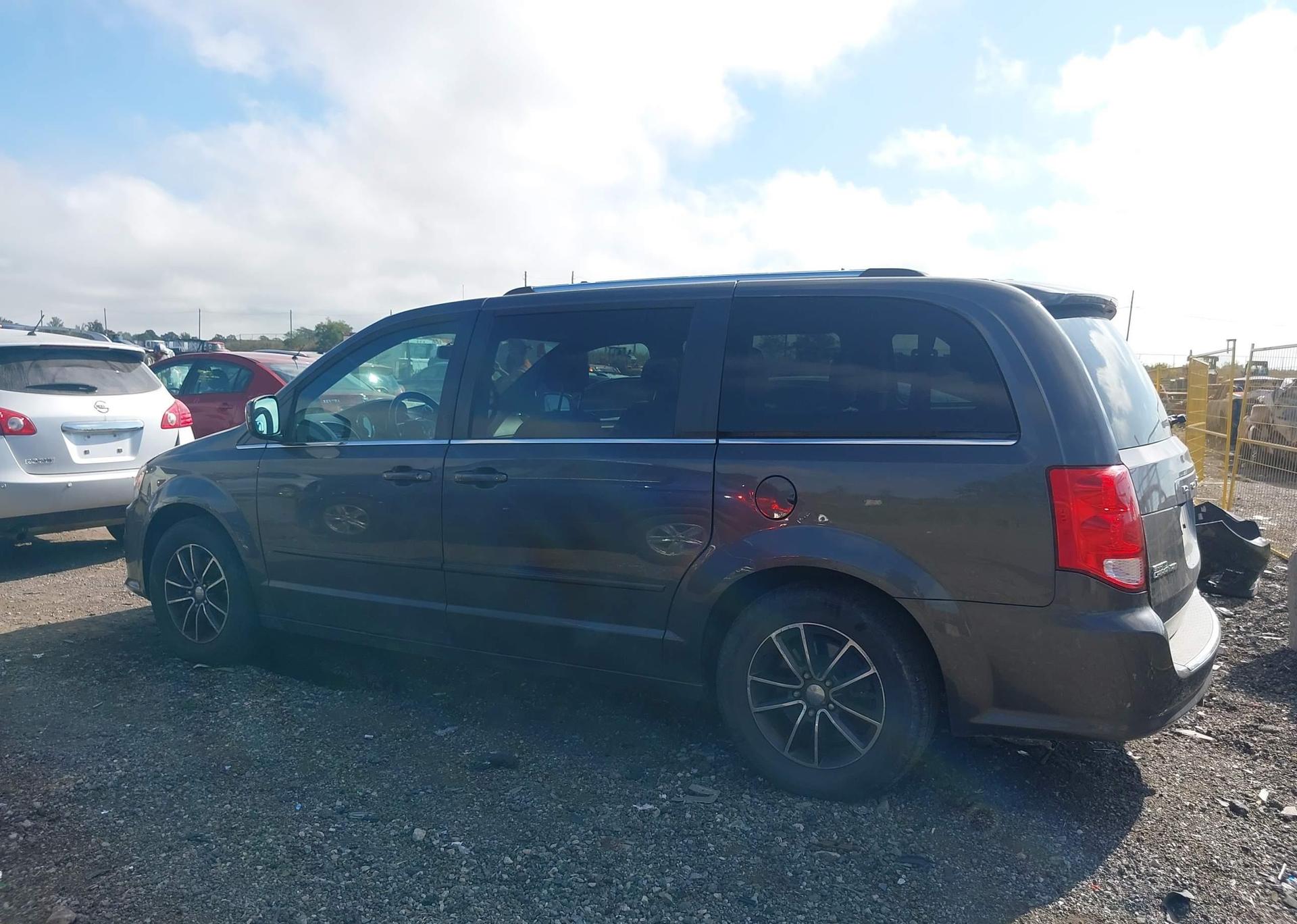 2016 DODGE GRAND CARAVAN SE