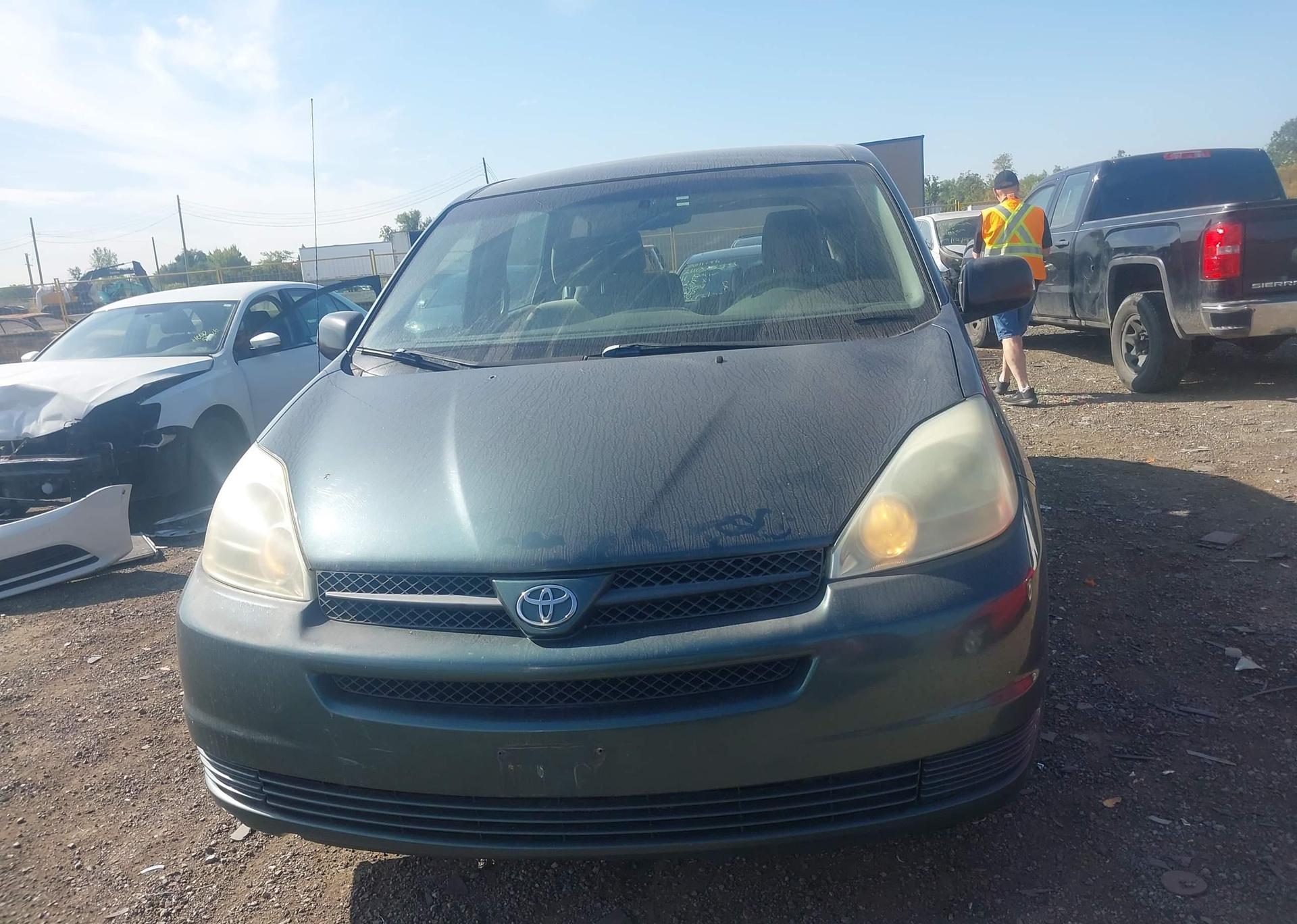 2004 TOYOTA SIENNA CE