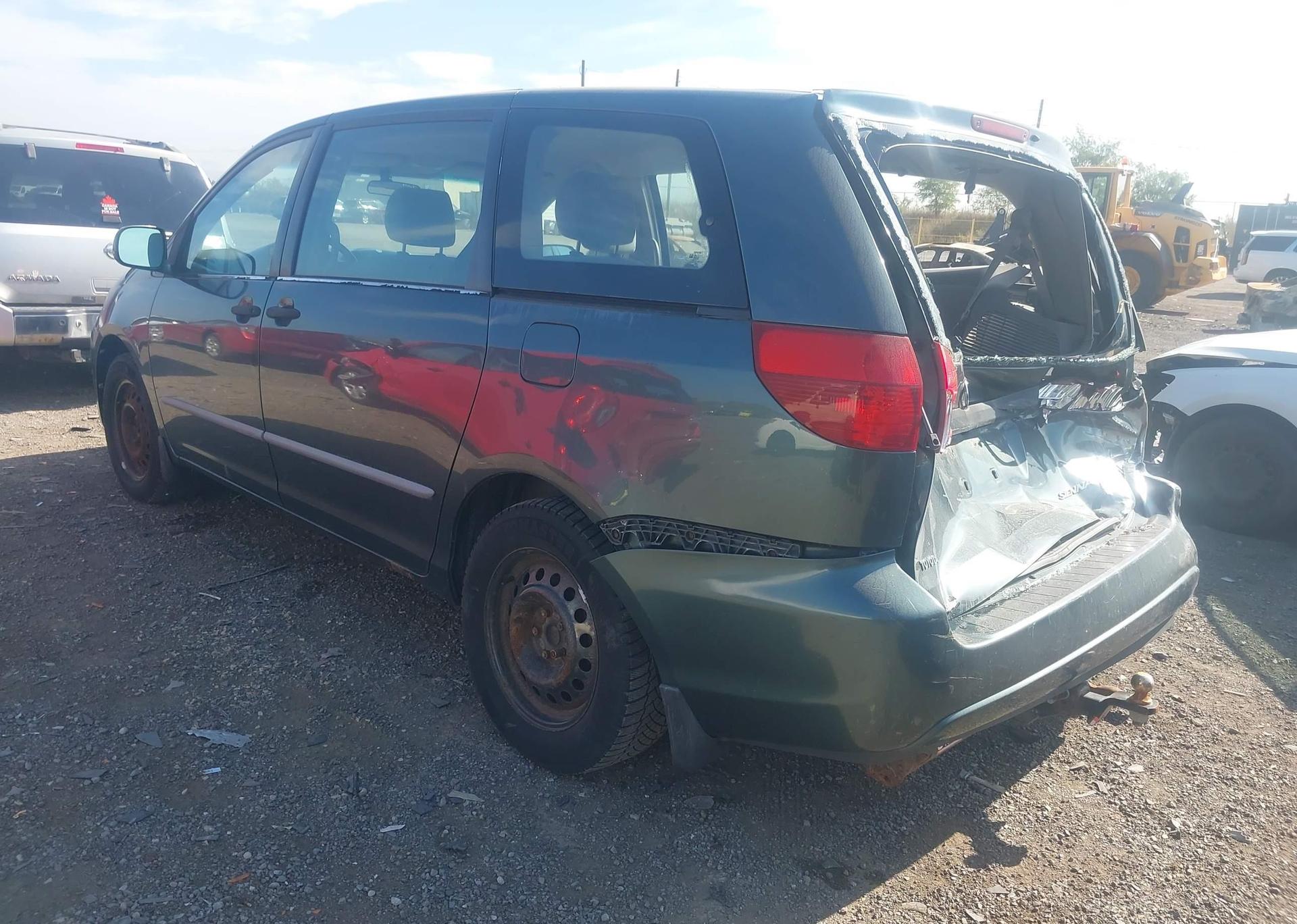 2004 TOYOTA SIENNA CE