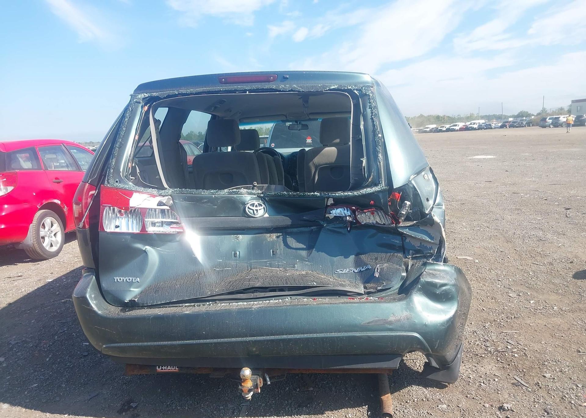 2004 TOYOTA SIENNA CE