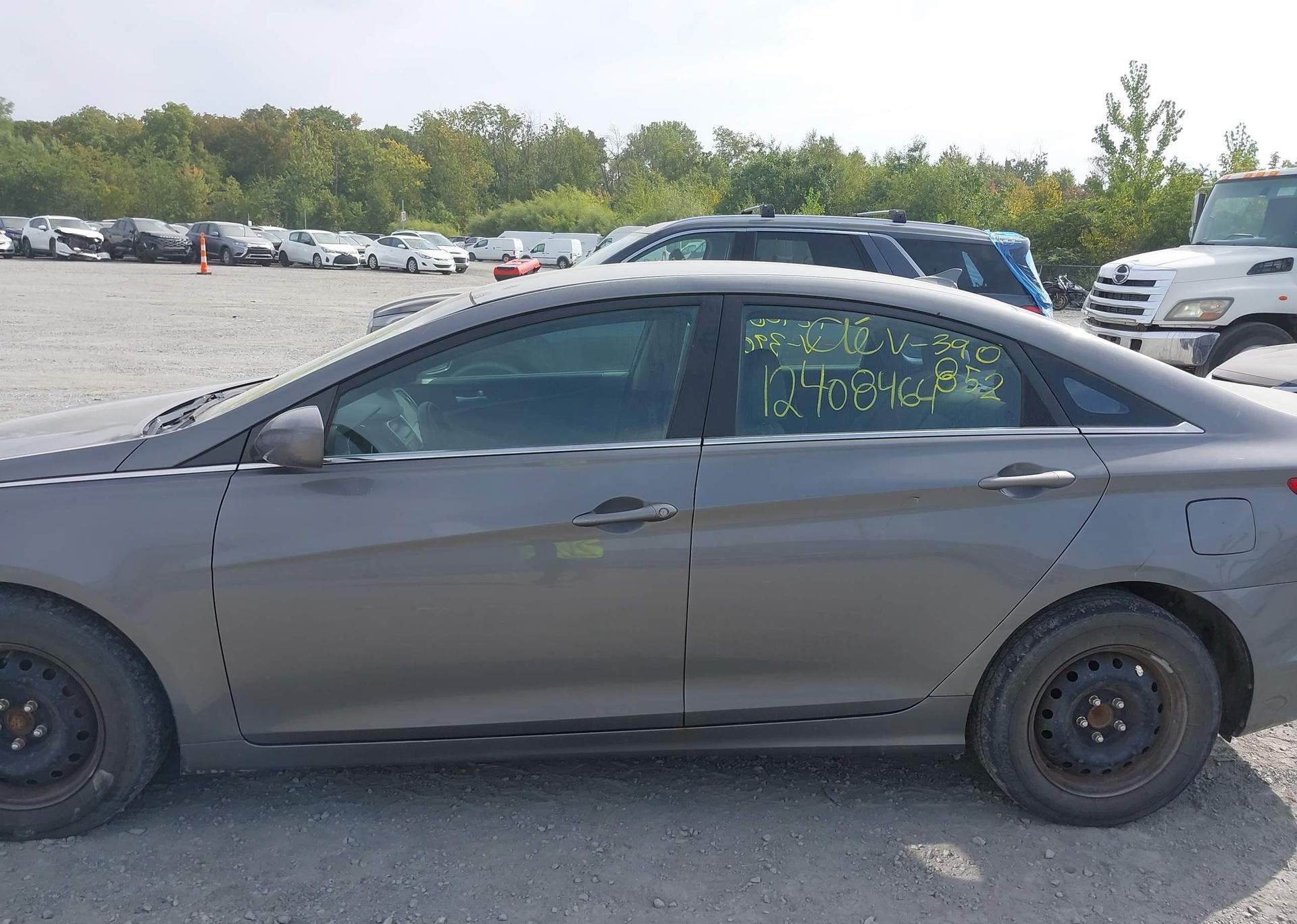 2012 HYUNDAI SONATA GL
