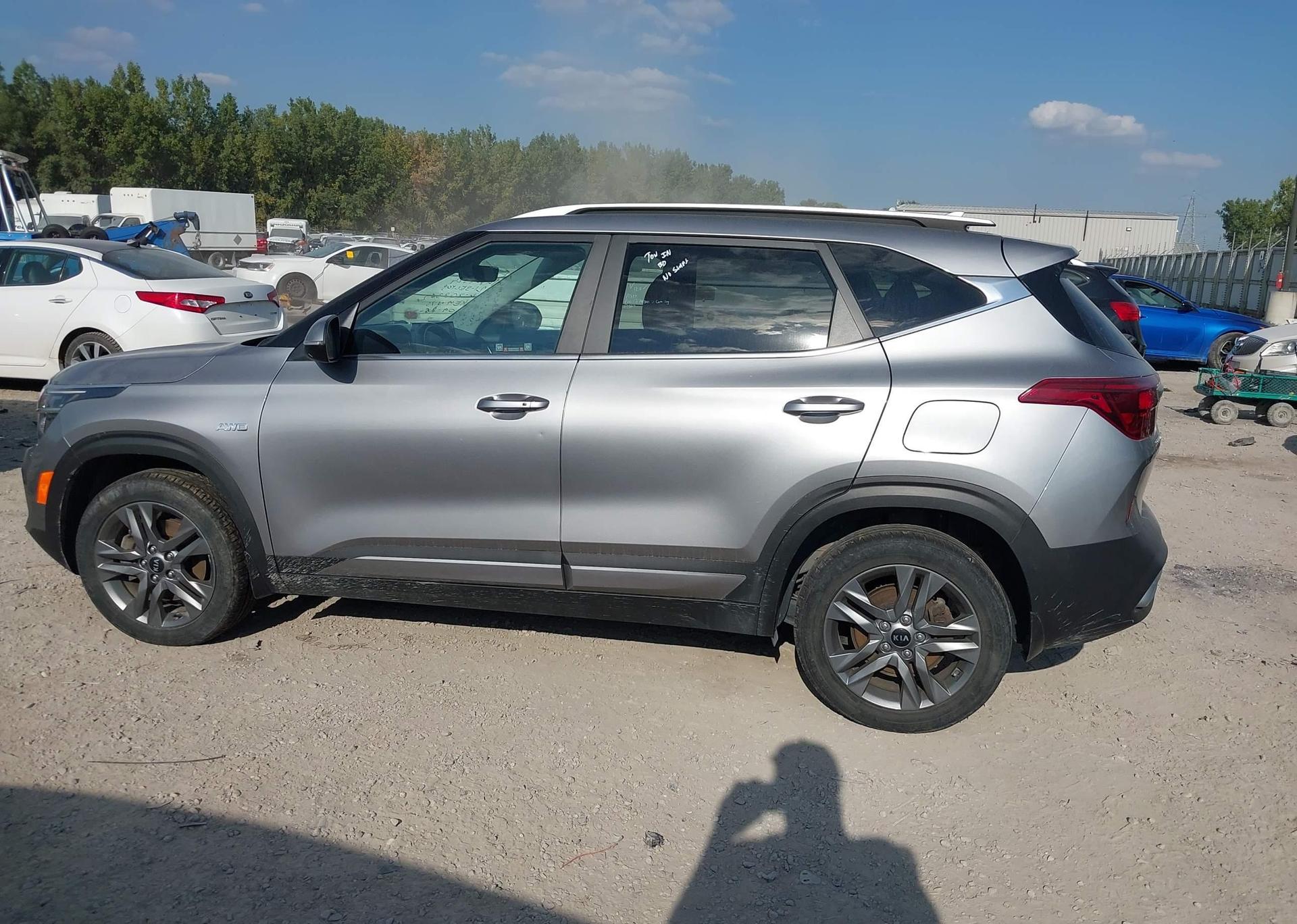 2021 KIA SELTOS EX