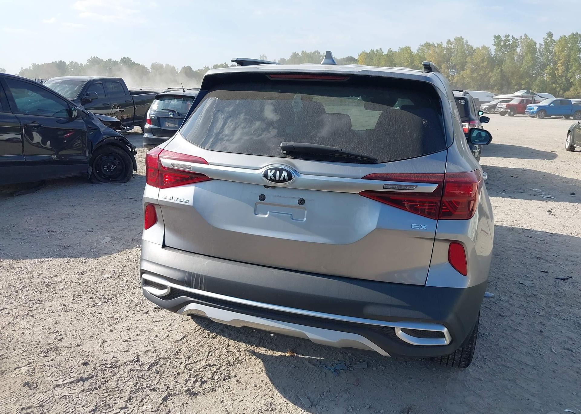 2021 KIA SELTOS EX