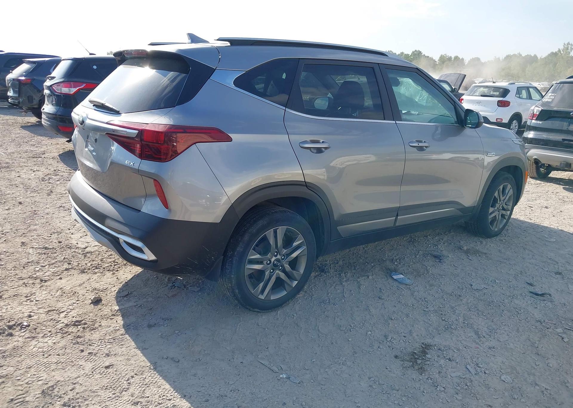 2021 KIA SELTOS EX