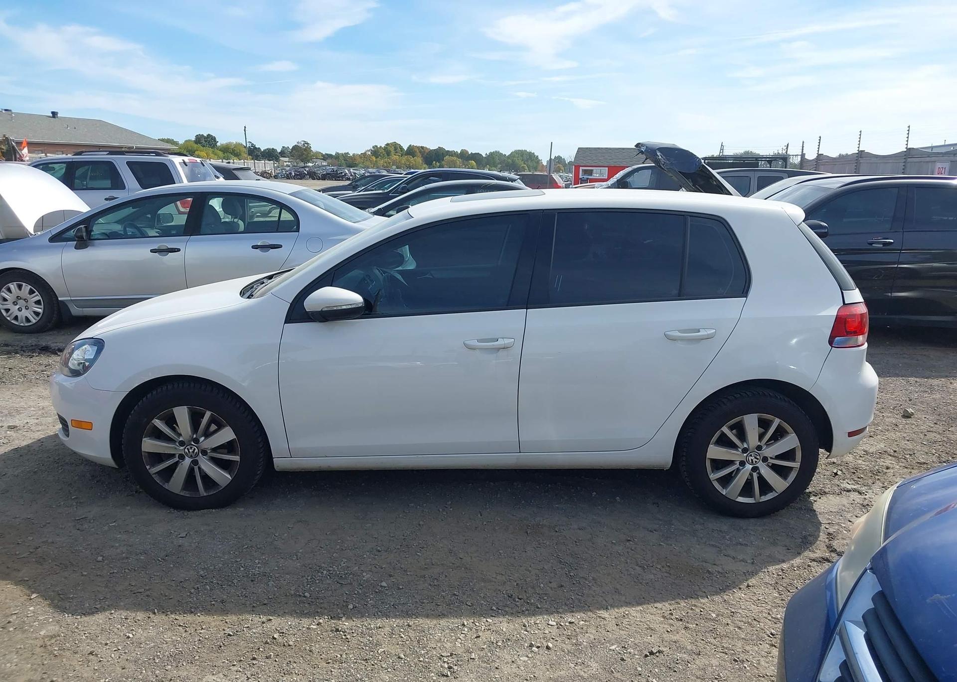 2013 VOLKSWAGEN GOLF 2.5L COMFORTLINE