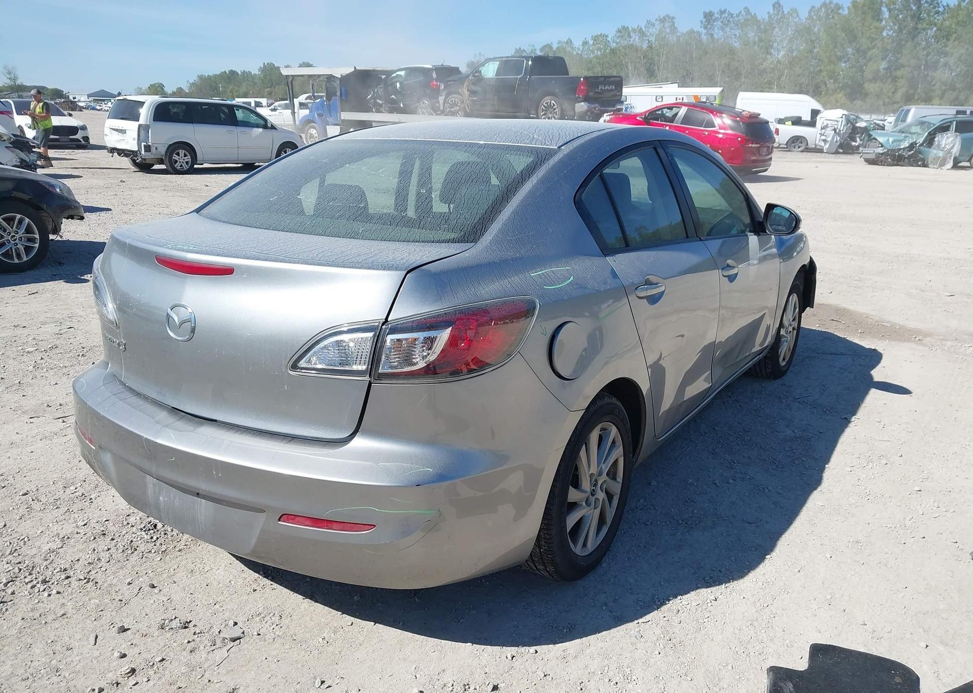2013 MAZDA MAZDA3 GX
