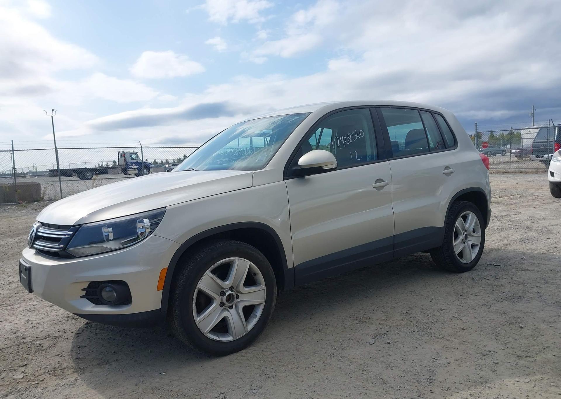 2012 VOLKSWAGEN TIGUAN S