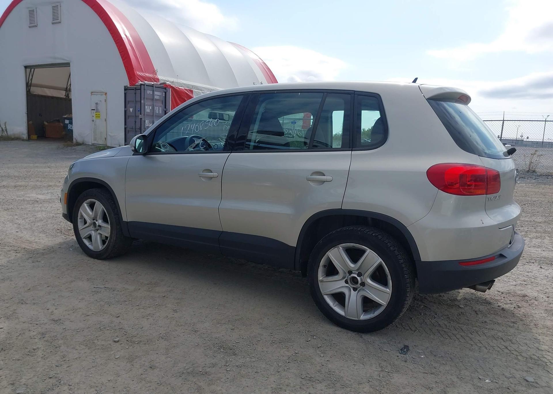 2012 VOLKSWAGEN TIGUAN S