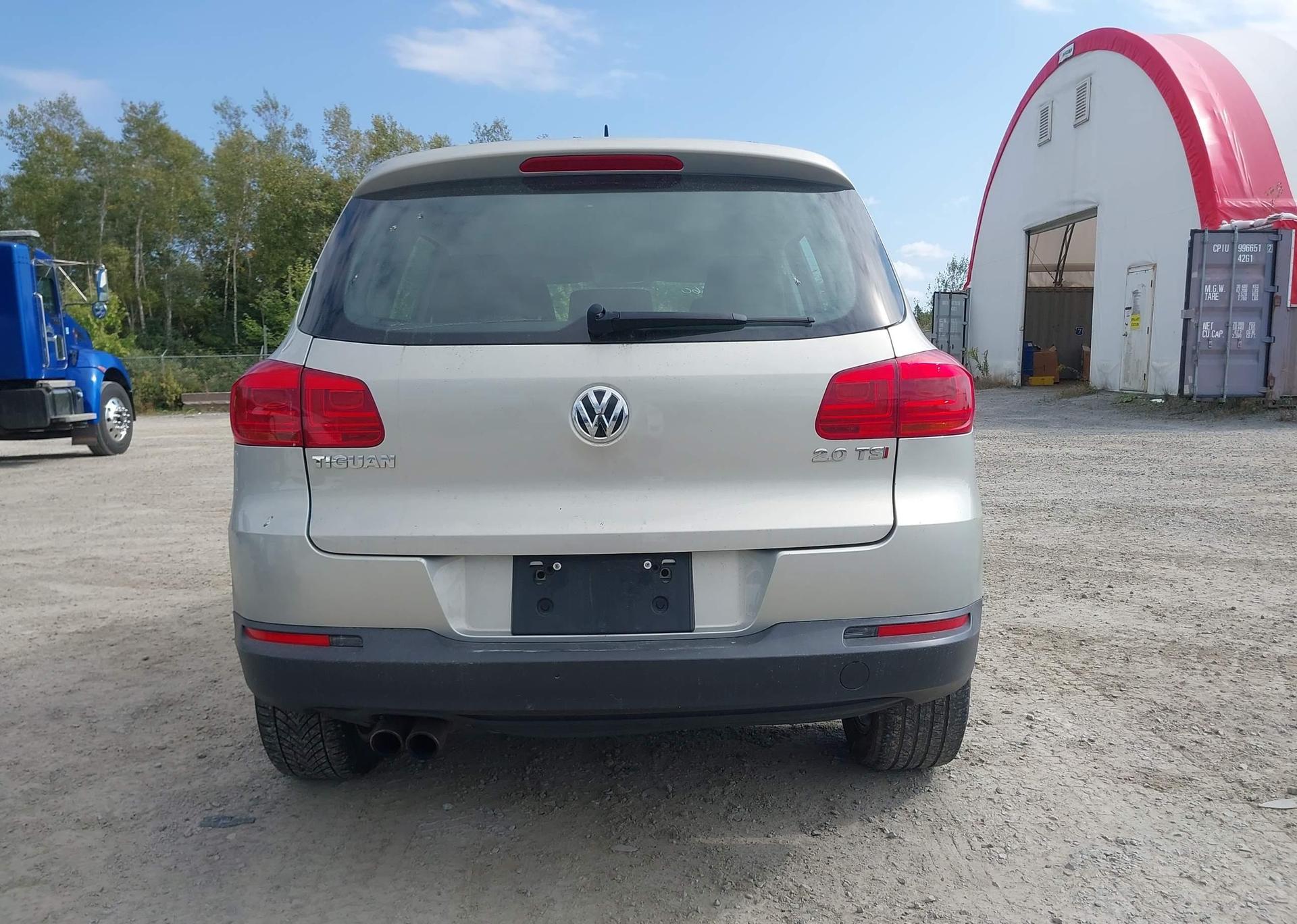 2012 VOLKSWAGEN TIGUAN S