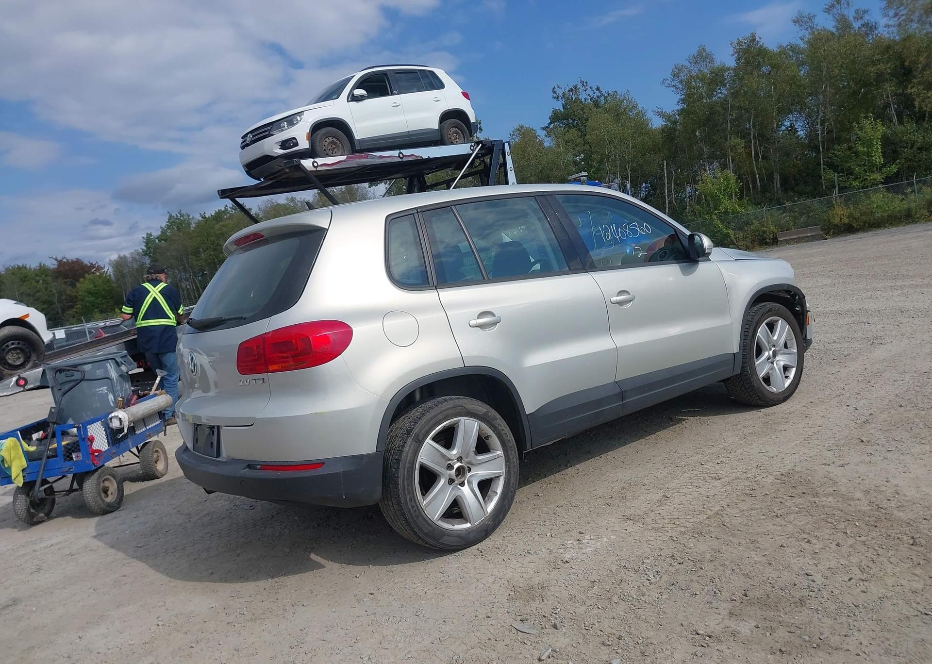 2012 VOLKSWAGEN TIGUAN S