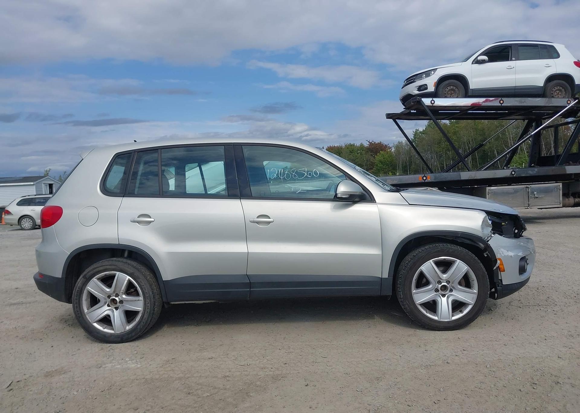 2012 VOLKSWAGEN TIGUAN S