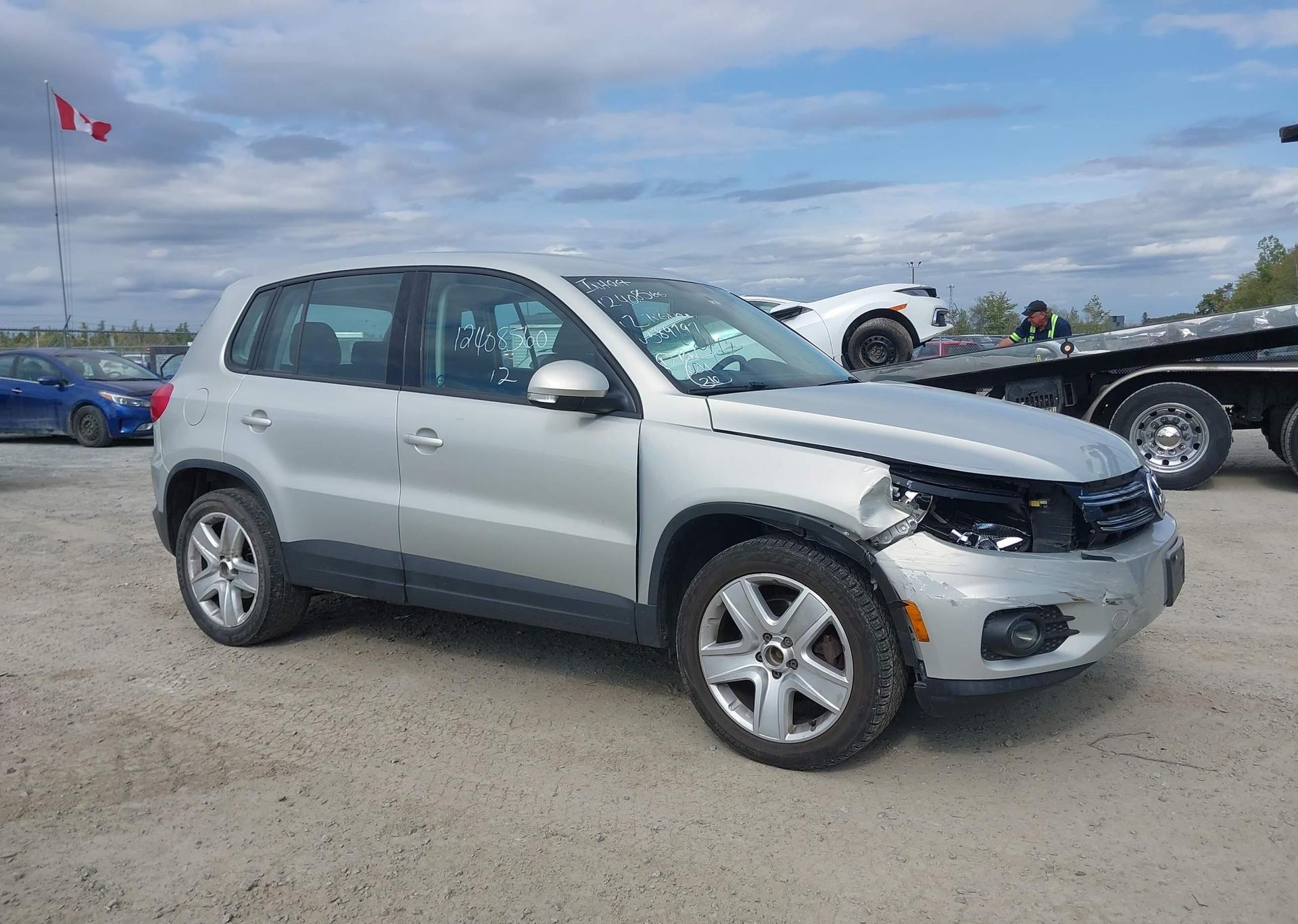 2012 VOLKSWAGEN TIGUAN S