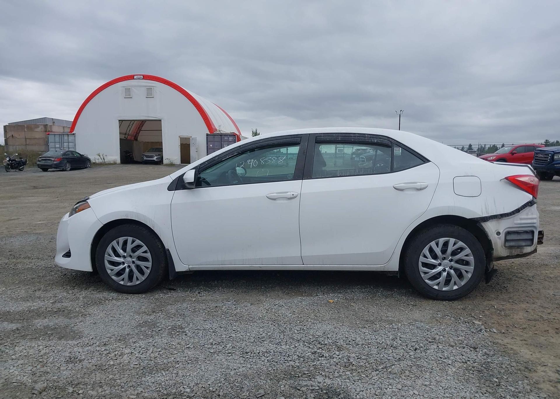 2017 TOYOTA COROLLA LE